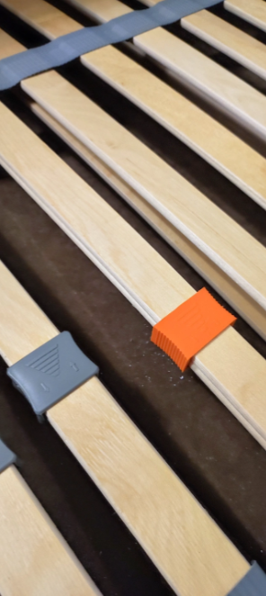 Bed slat tensioner