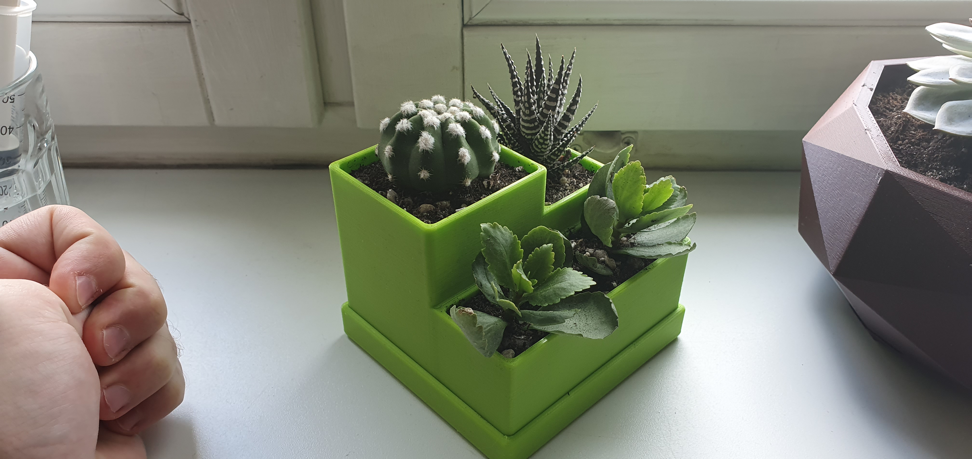 Flowerpot with drain