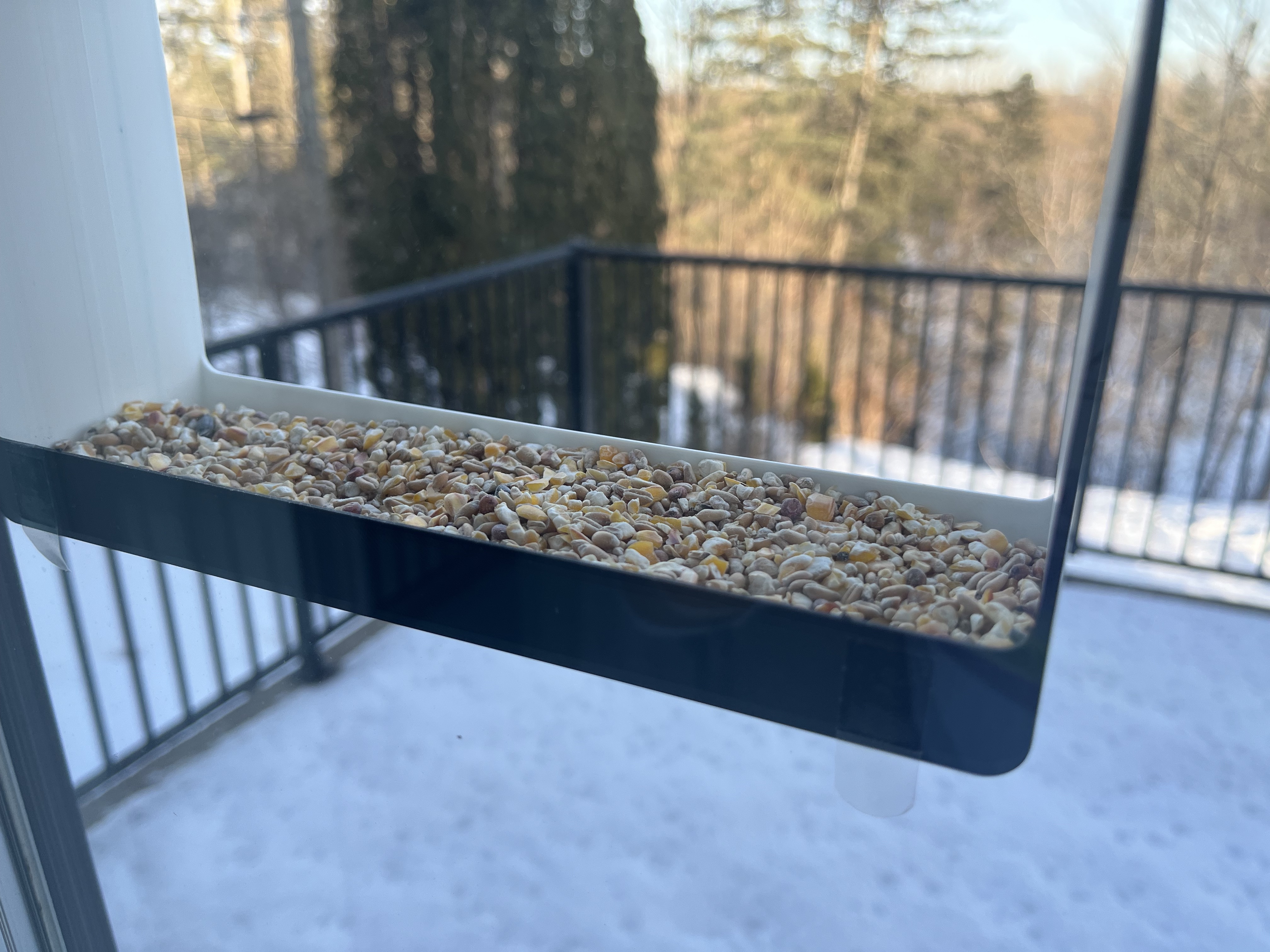 Modern window birdfeeder — miniatura 2