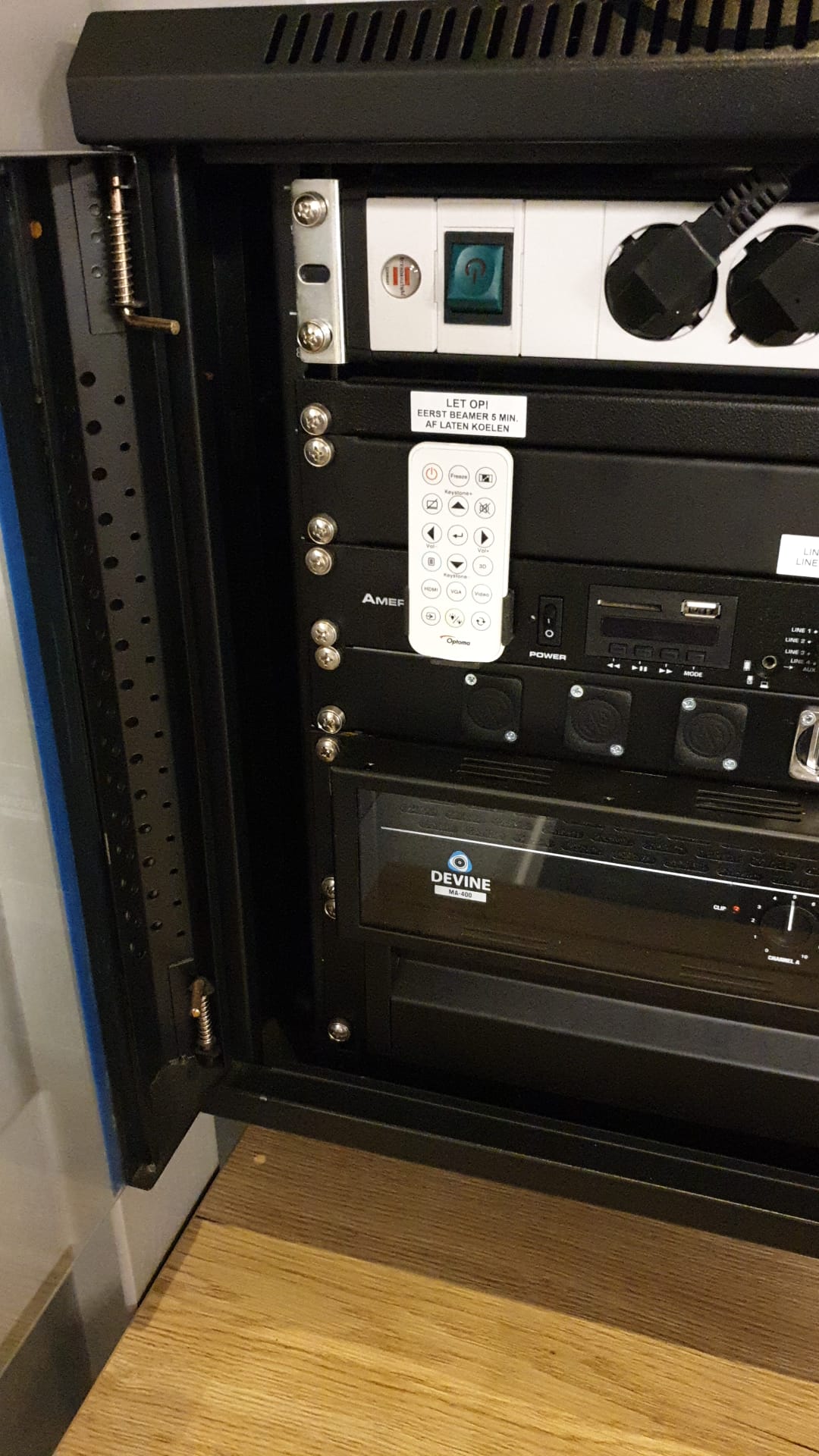 Optoma BR-3079N remote control holder