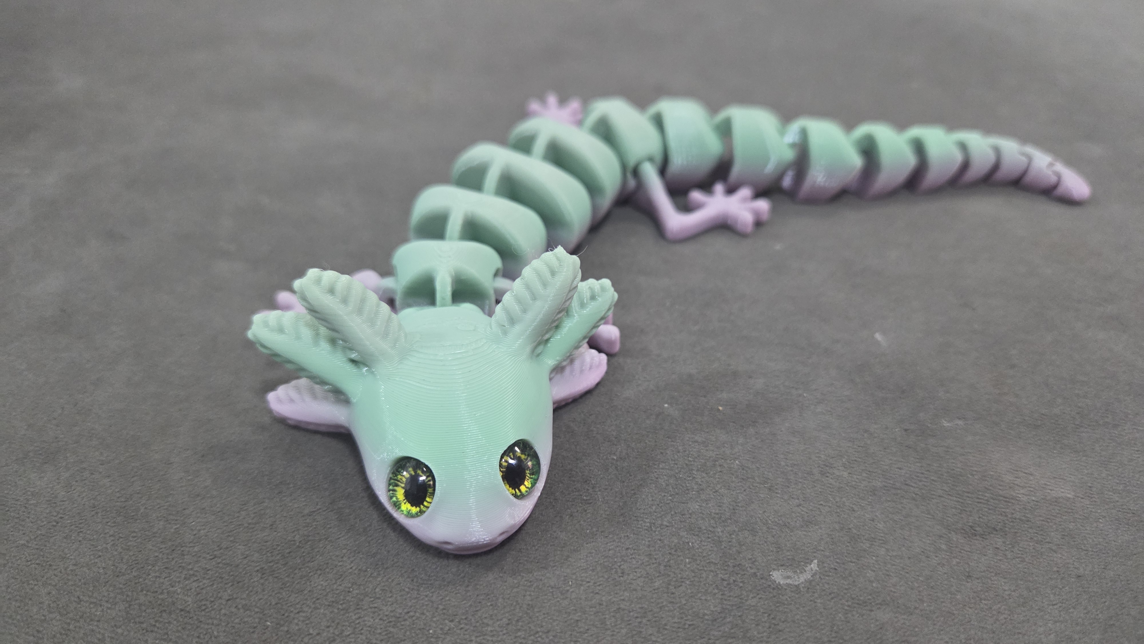 Big eyed Axolotl - 6mm + 8mm glass eye compatible — miniatura 13
