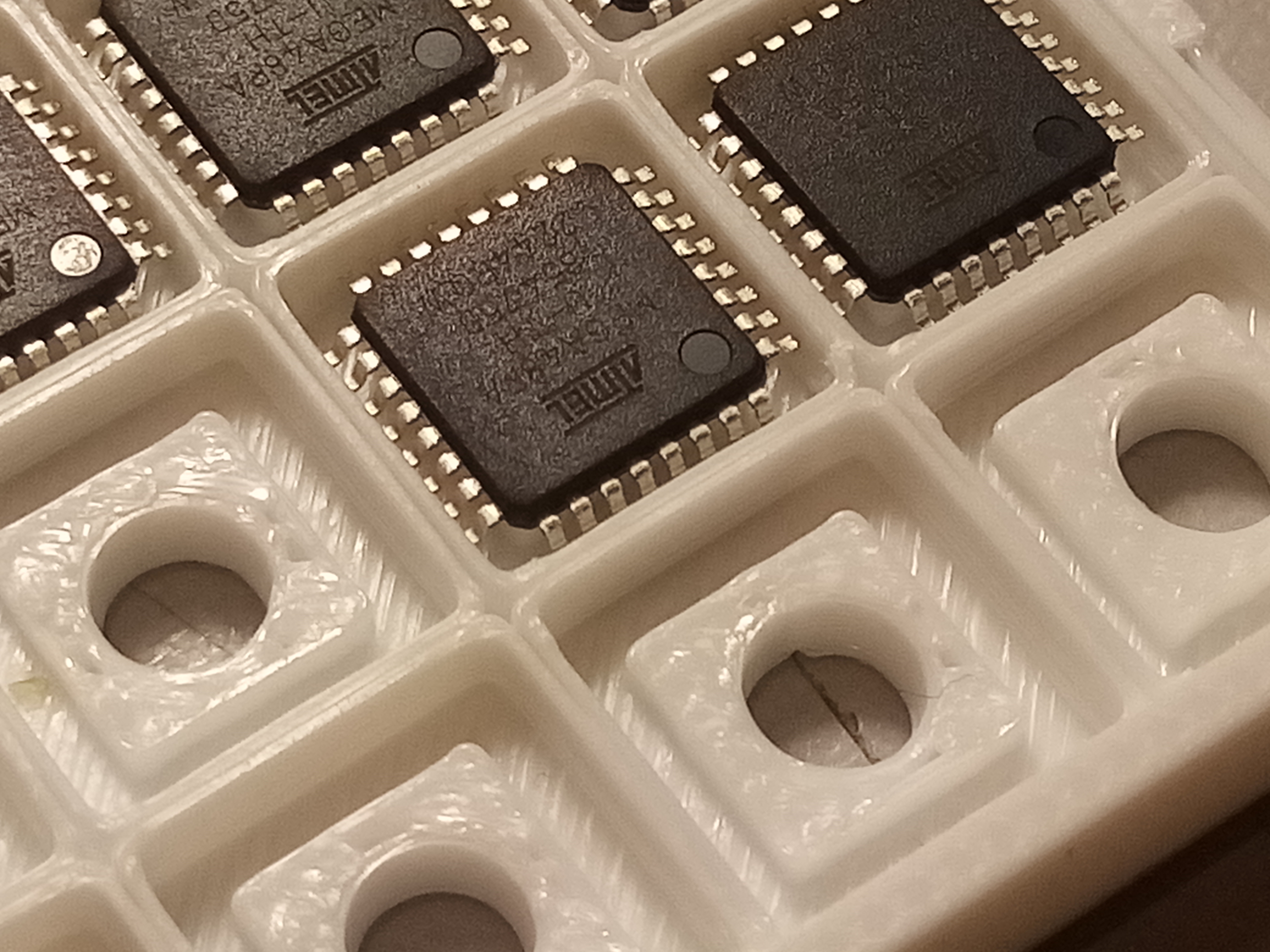 TQFP32 BOX ATMEGA48