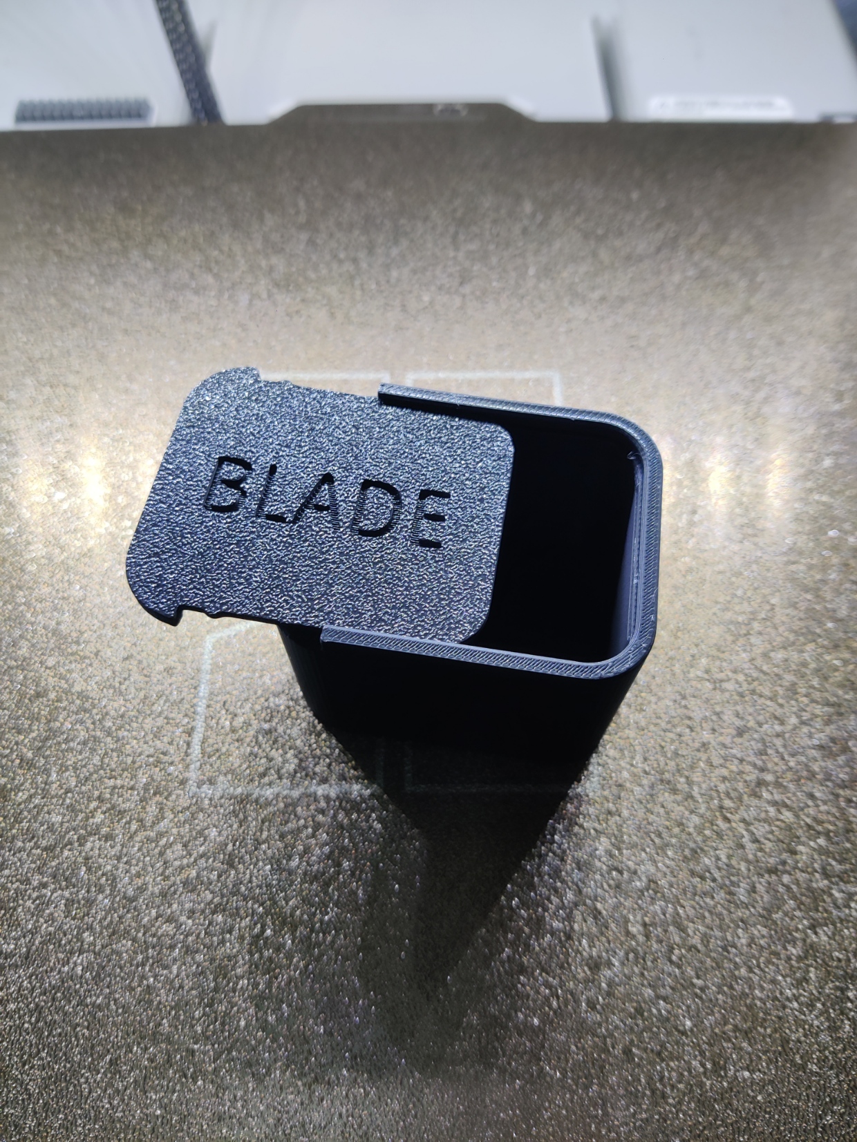 clean Blade Disposal Container