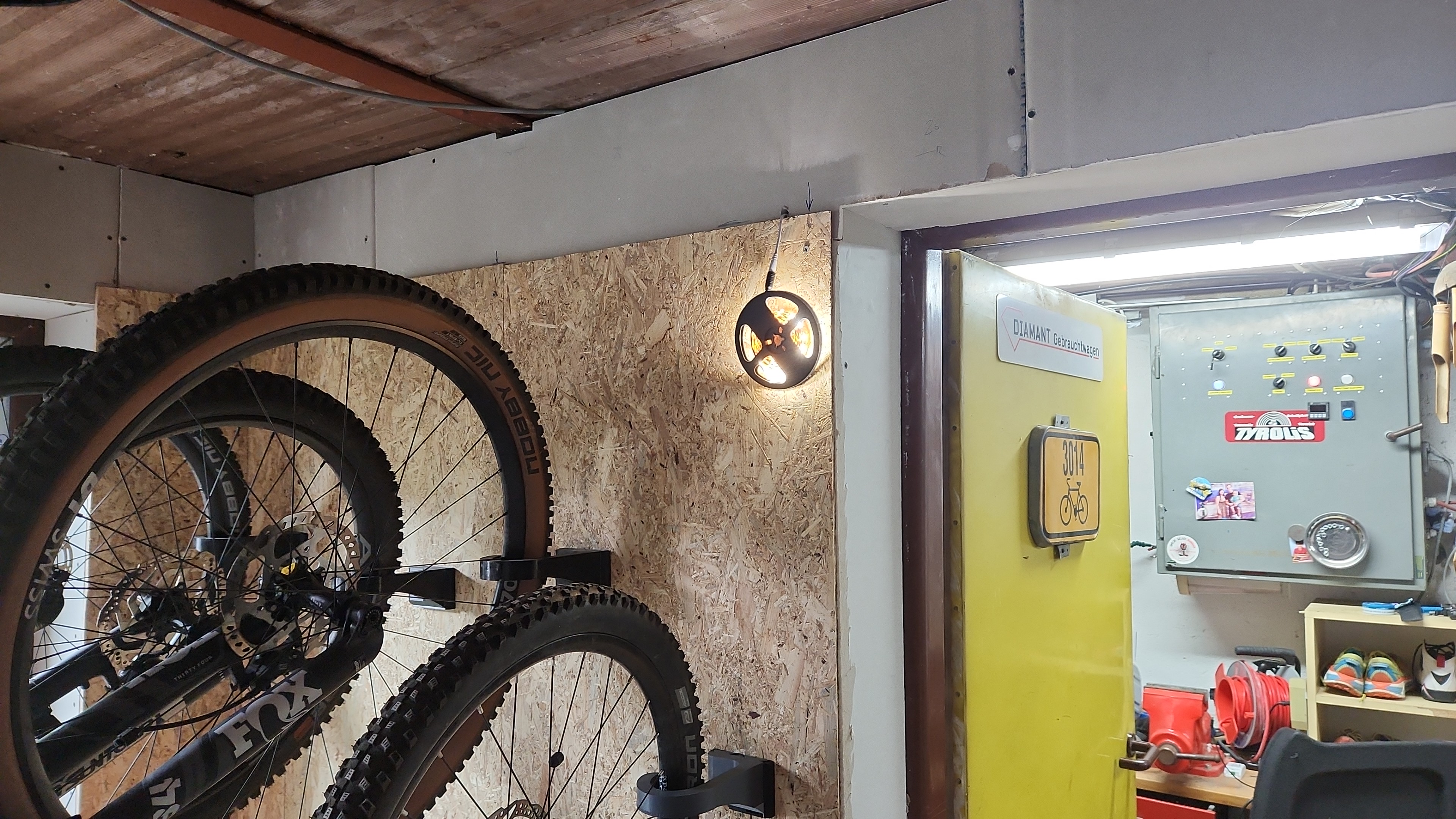 BIKE WALL HOLDER HOOK