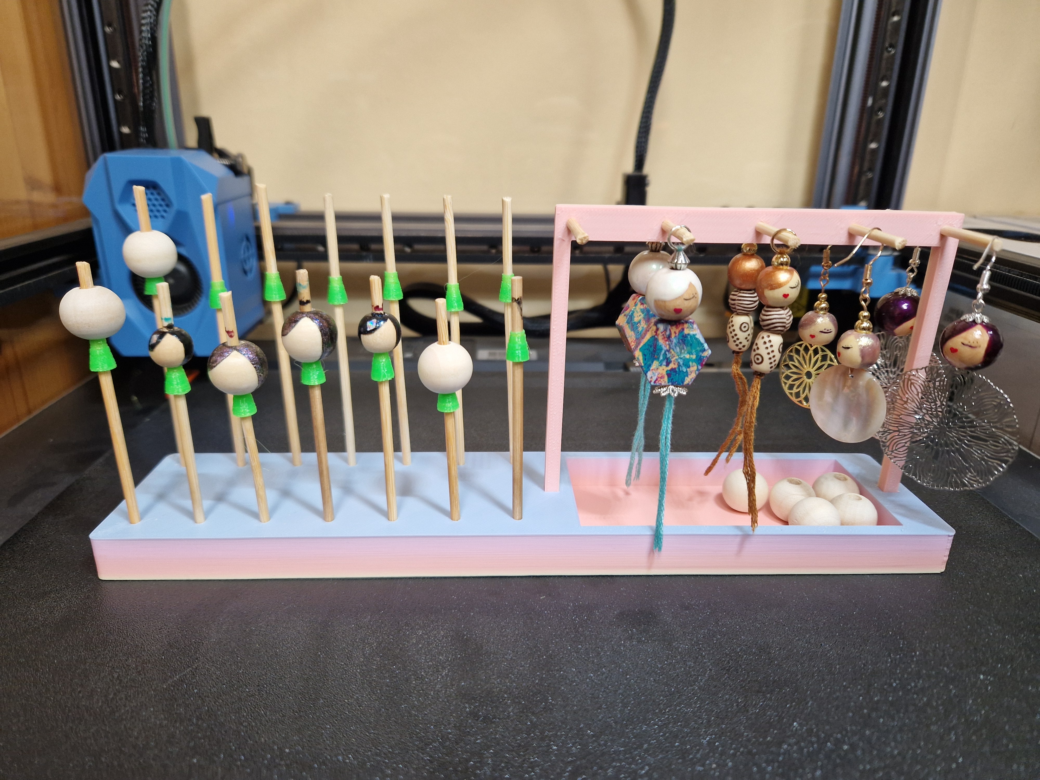 Jewelry Painting and Display Assistant – Bead Holder, Drying Rack & Earring Stand
