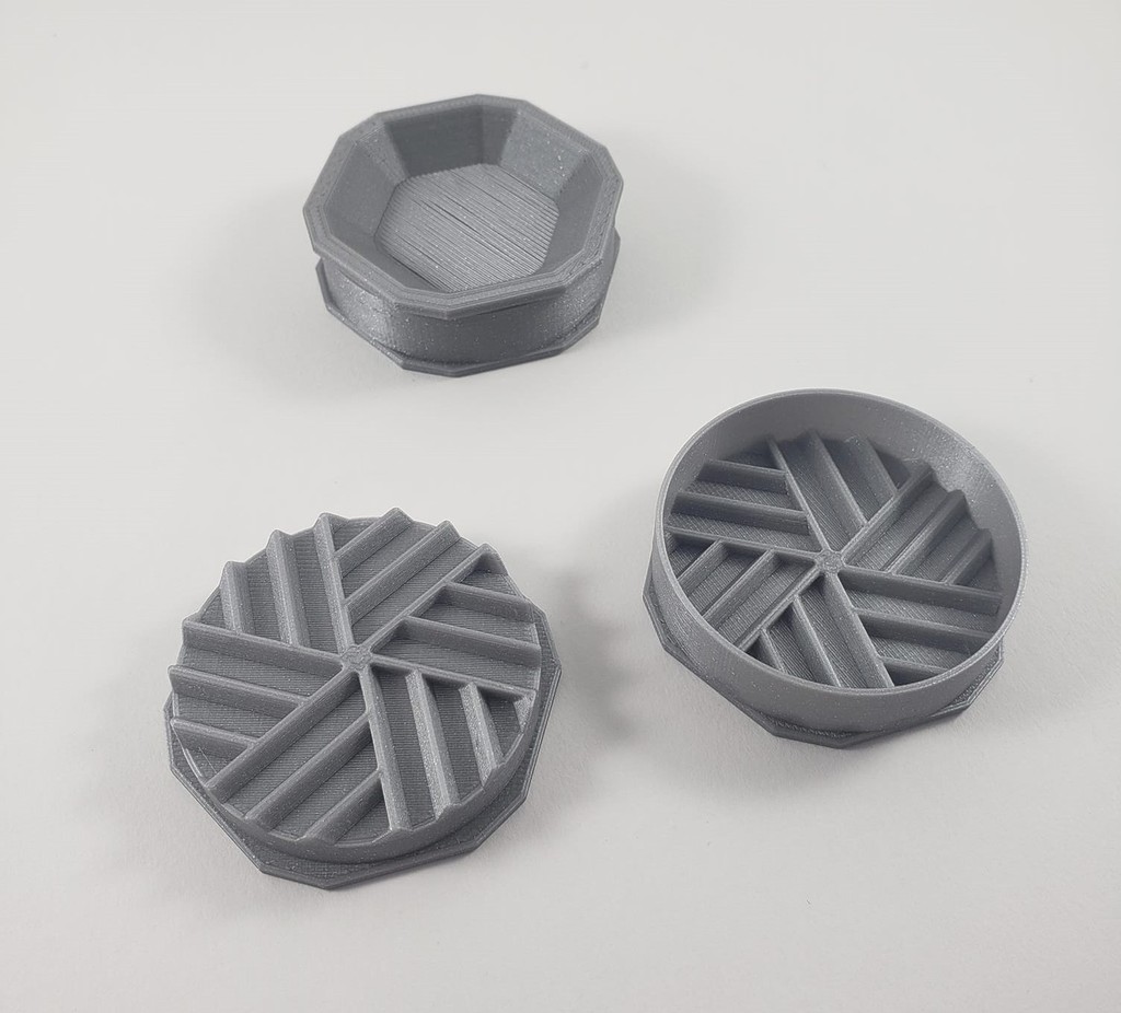 Miniatura 2 do modelo 3D Simple Herb Grinder