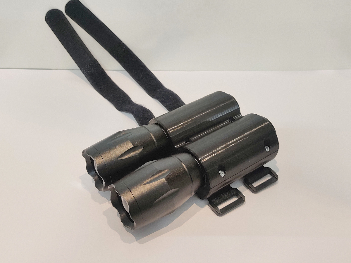 Double Flashlight Holder for the Wrist (Star Trek Voyager) by