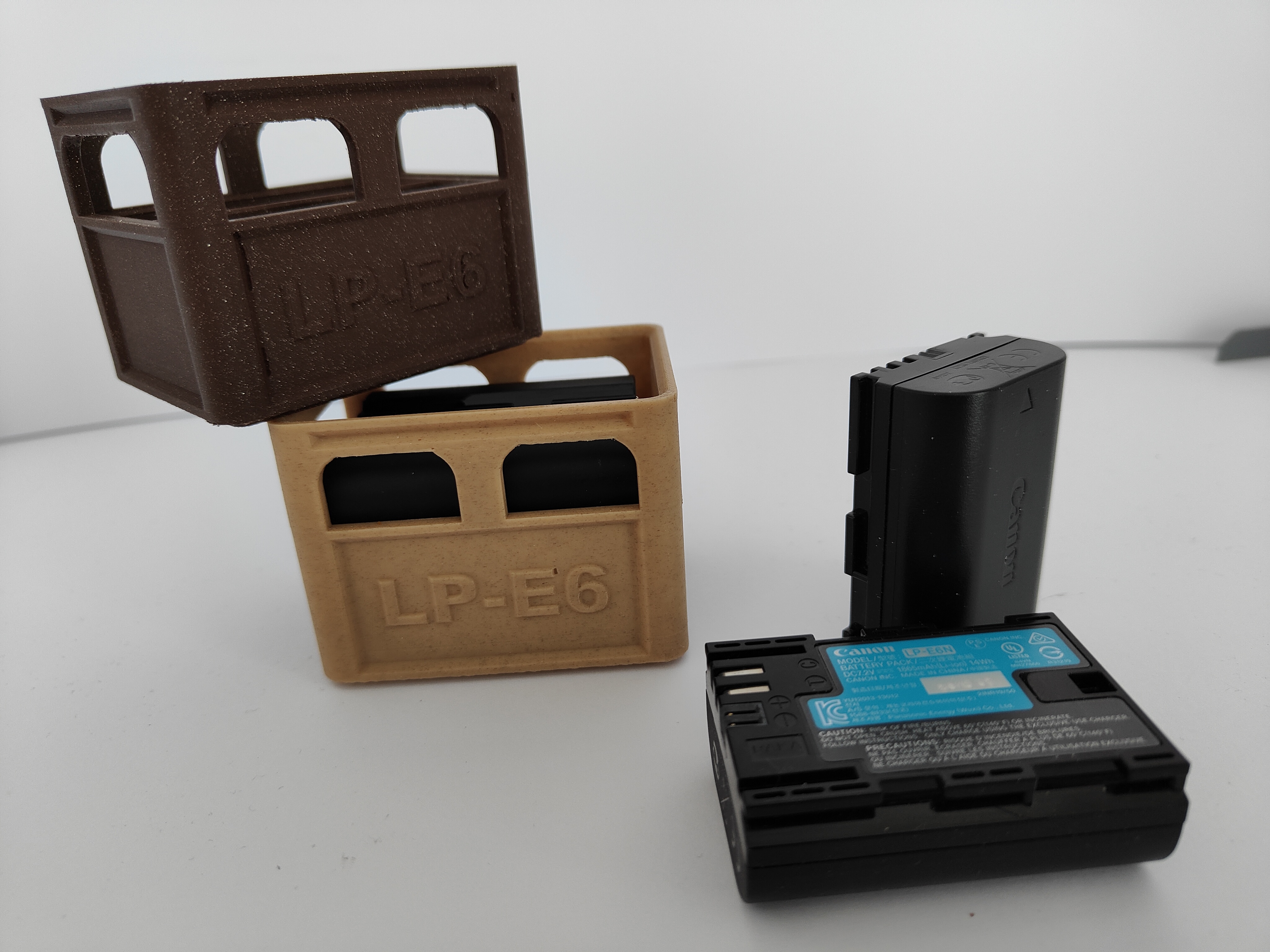 Stackable battery box for Canon LP-E6 Akku