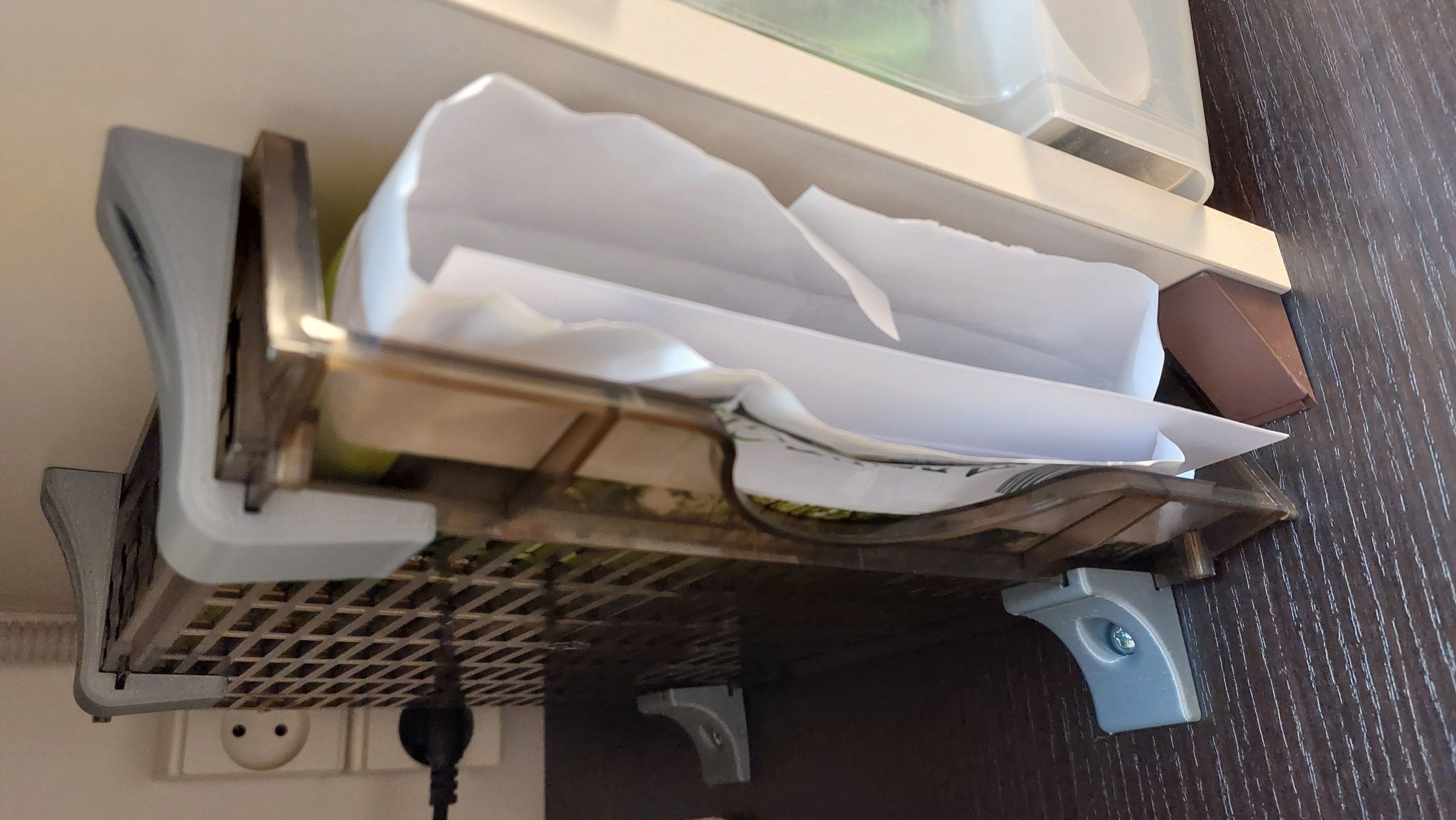Cabinet holder for stackable organizer A4