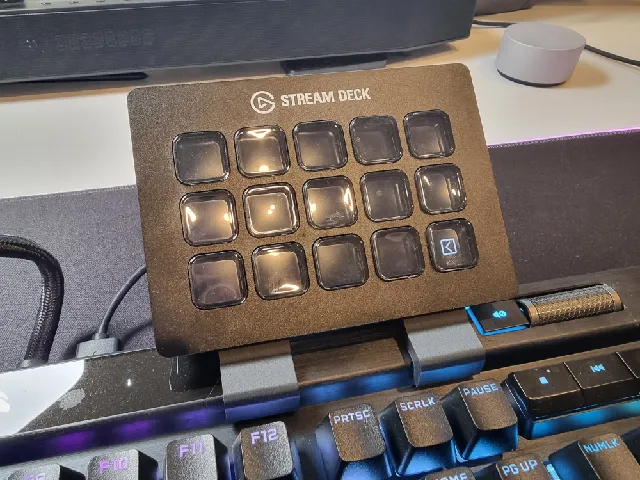 Stream deck mount for Corsair K100 RGB
