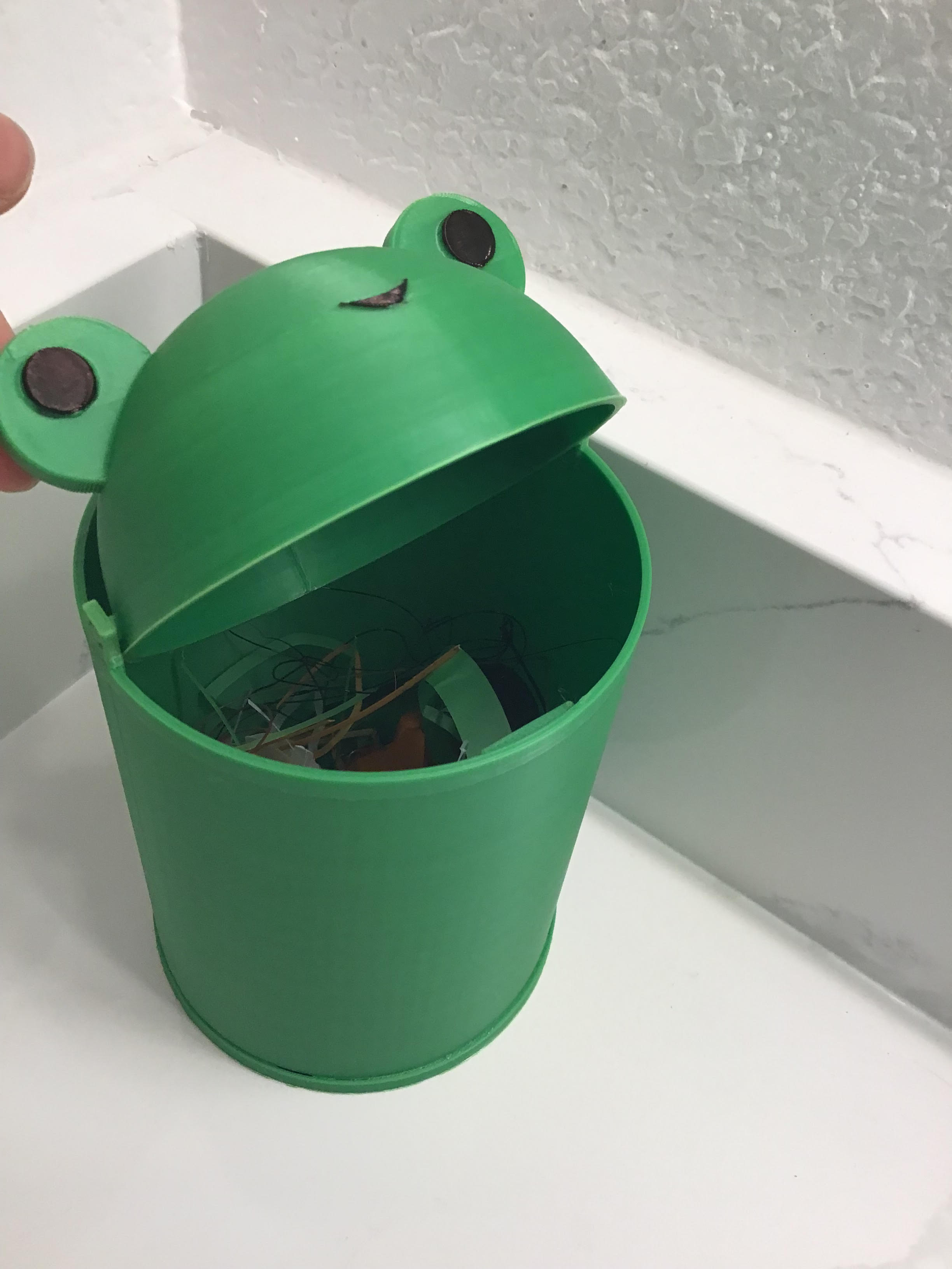 Cute Frog Trashcan