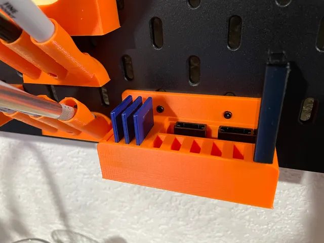 Skadis SD - USB Holder T-Nut