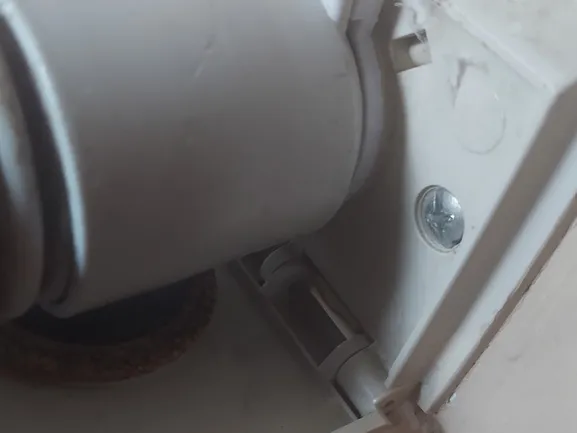 Central vacuum lock ring repair for wall outlet