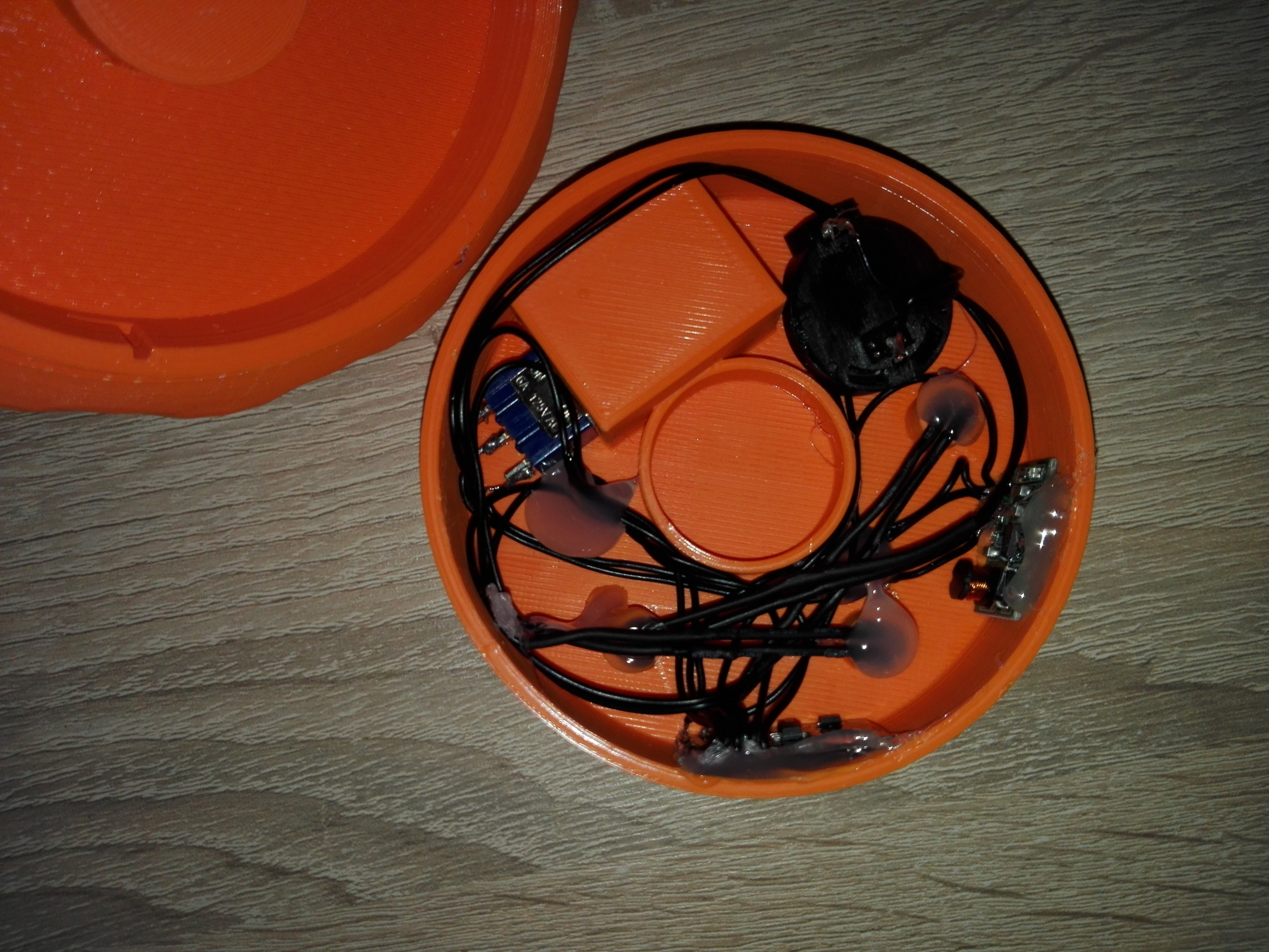 Miniatura 2 do modelo 3D Jack-o’-lantern with LEDs