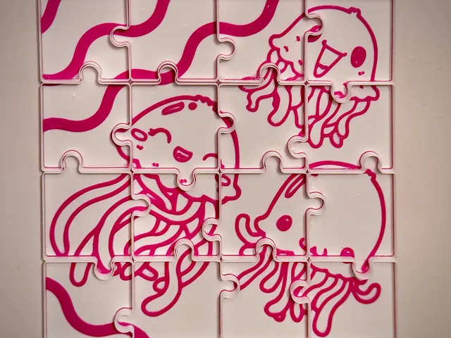 Floating bath puzzle - floats or sticks to the wall. Print in place, vase mode.