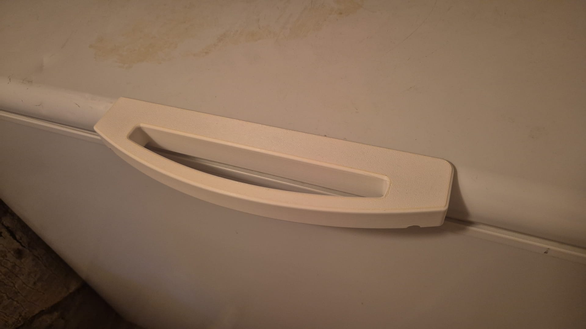 Electrolux freezer box handle