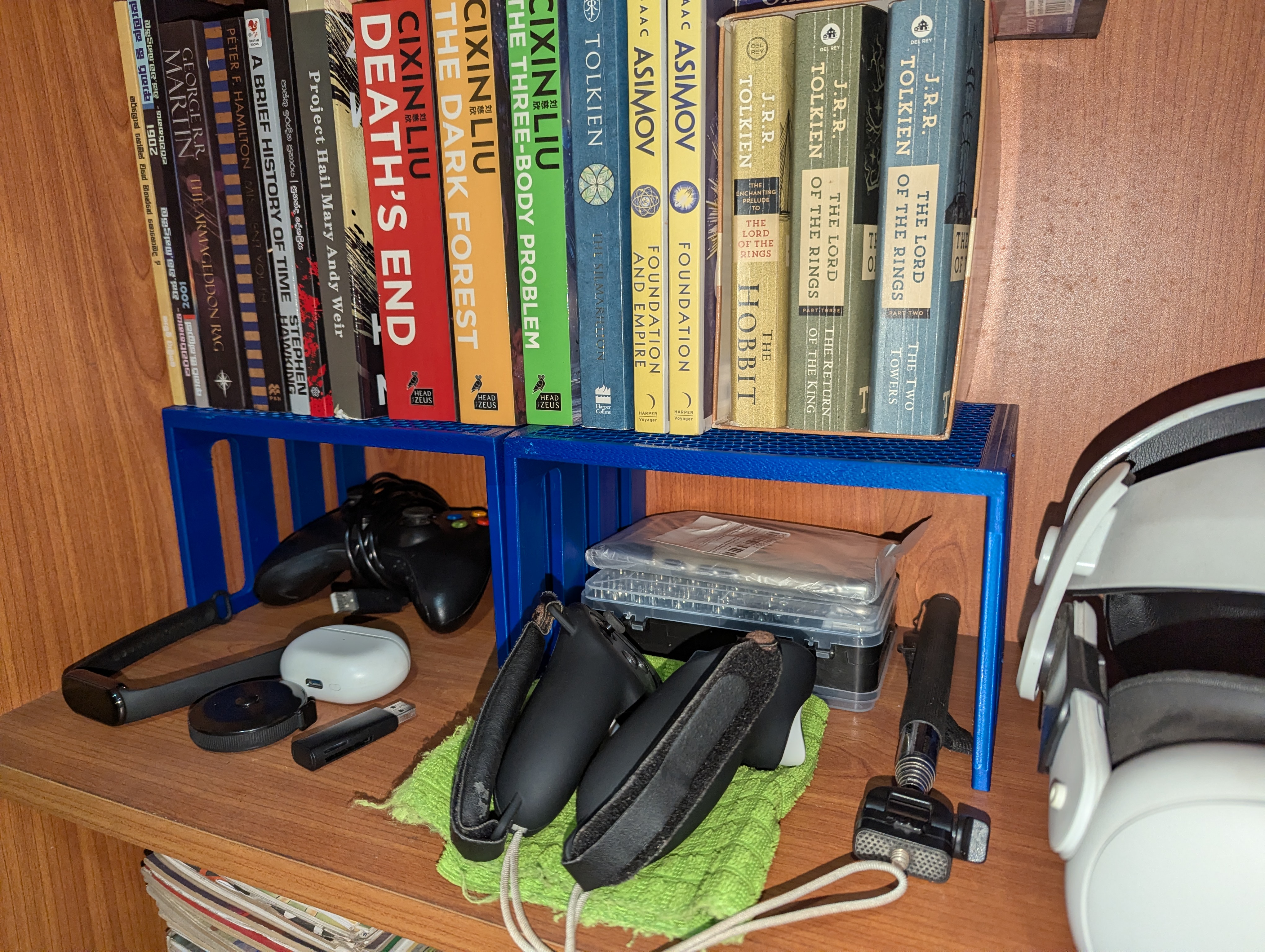 Elevated Book Shelf — thumbnail 2