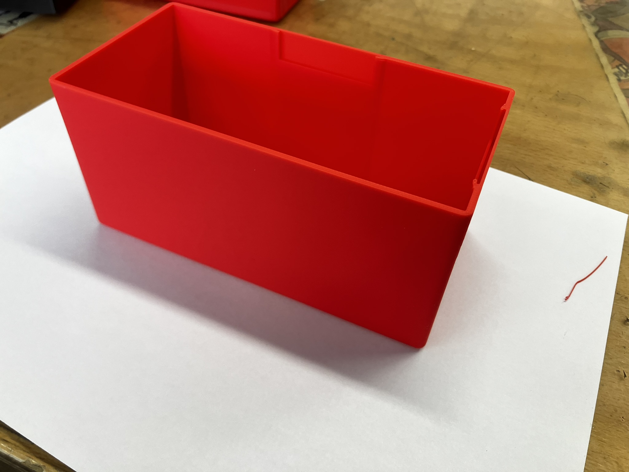 box 148x74 rovné dno