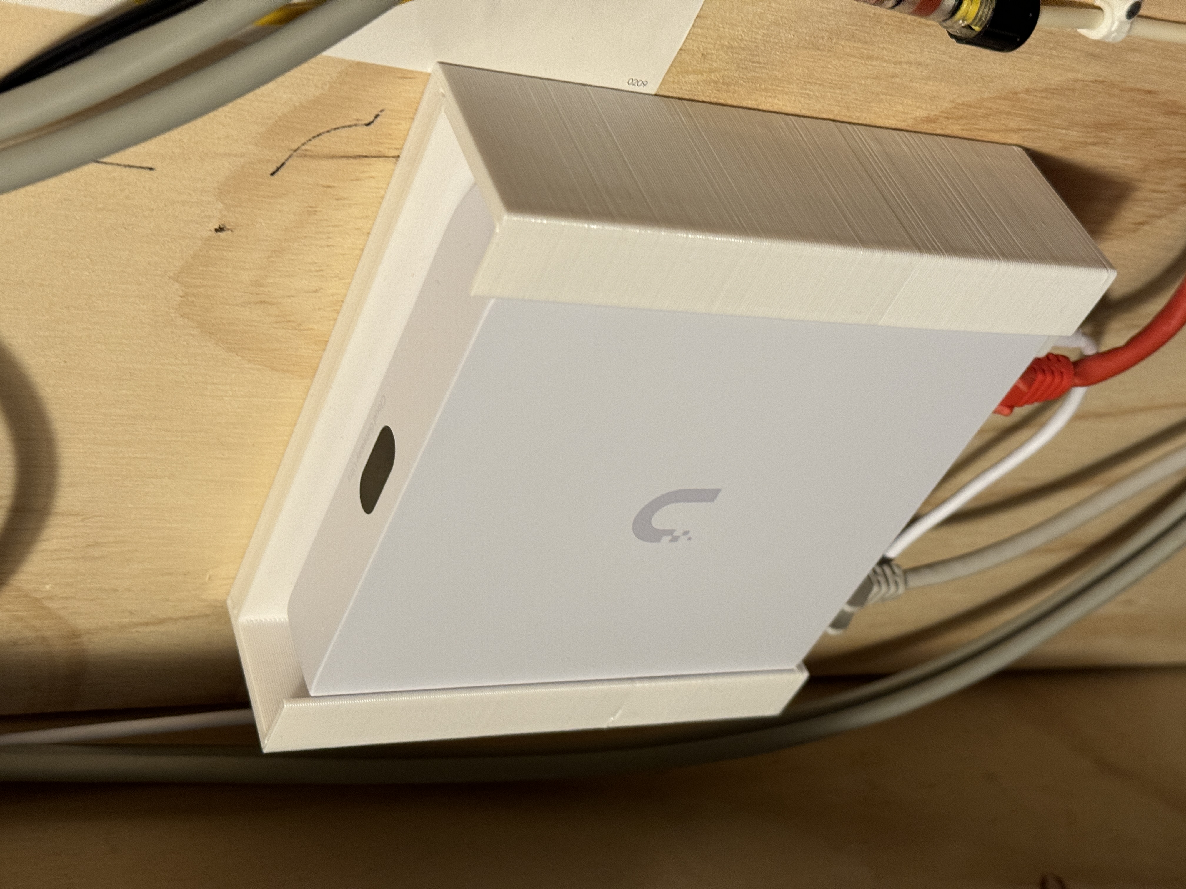 Ubiquiti Unifi UCG-Ultra simple wallmount