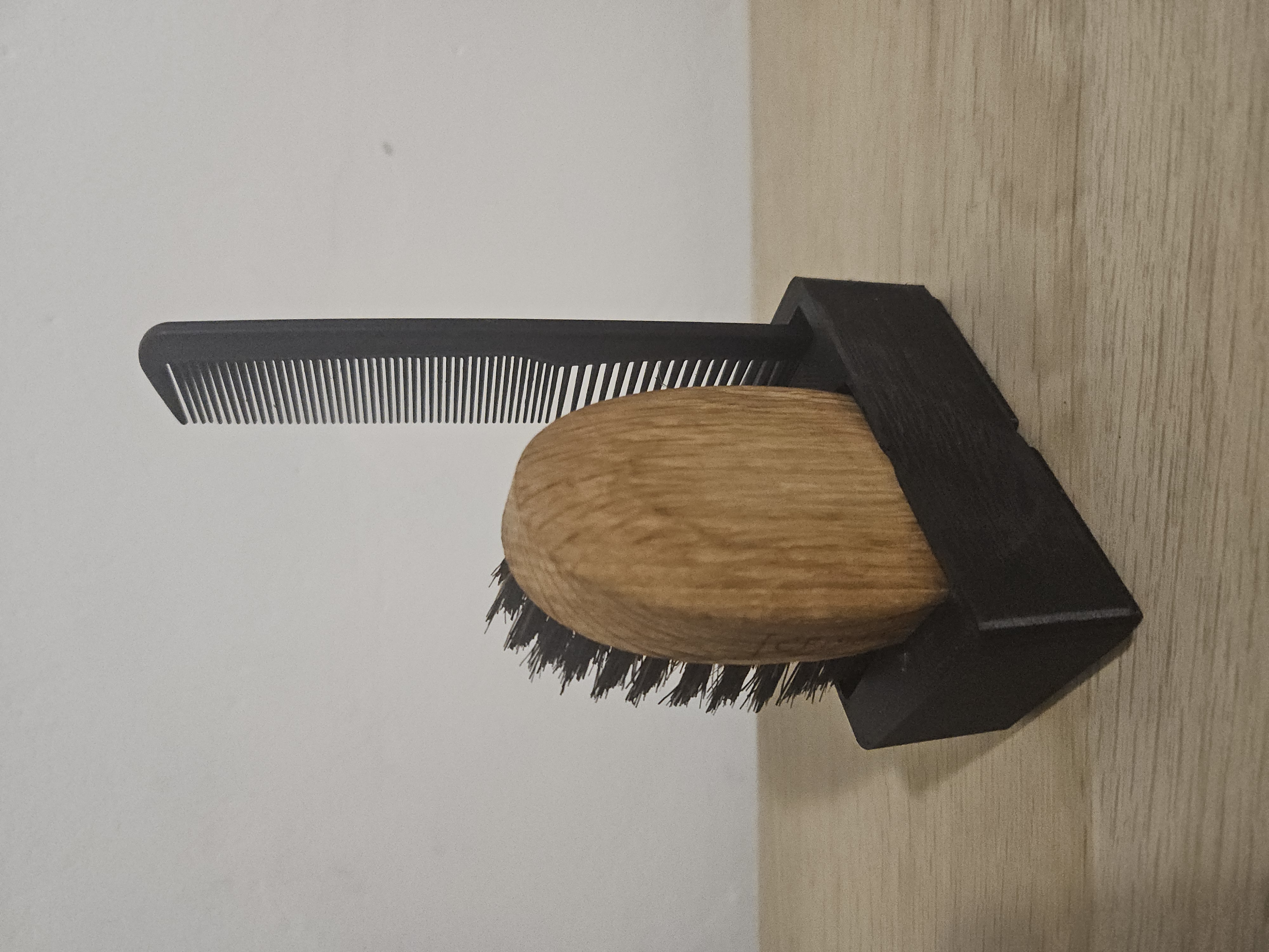 Gridfinity bin for brush and comb