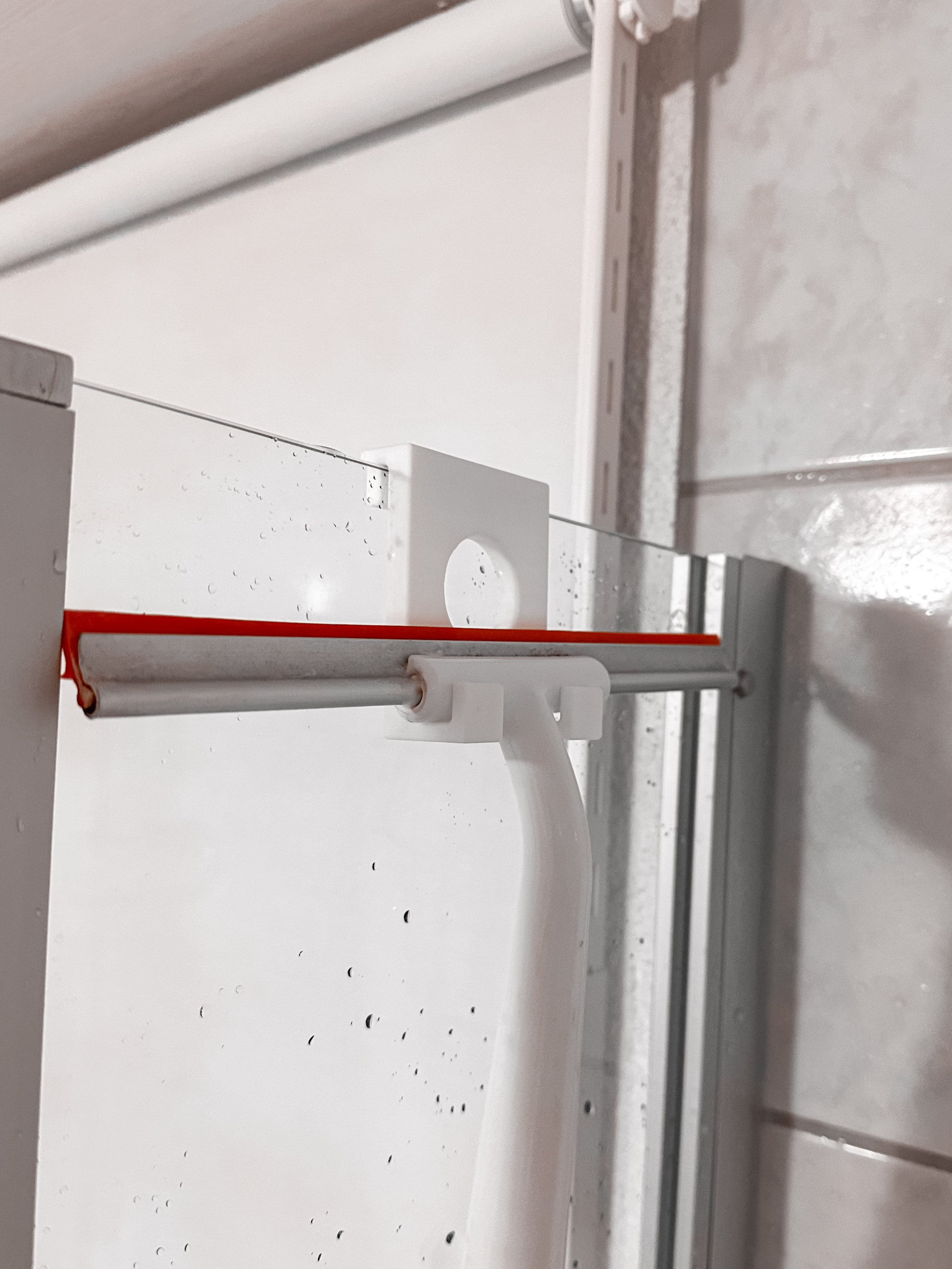 Miniatura 3 do modelo 3D Shower squeegee hook
