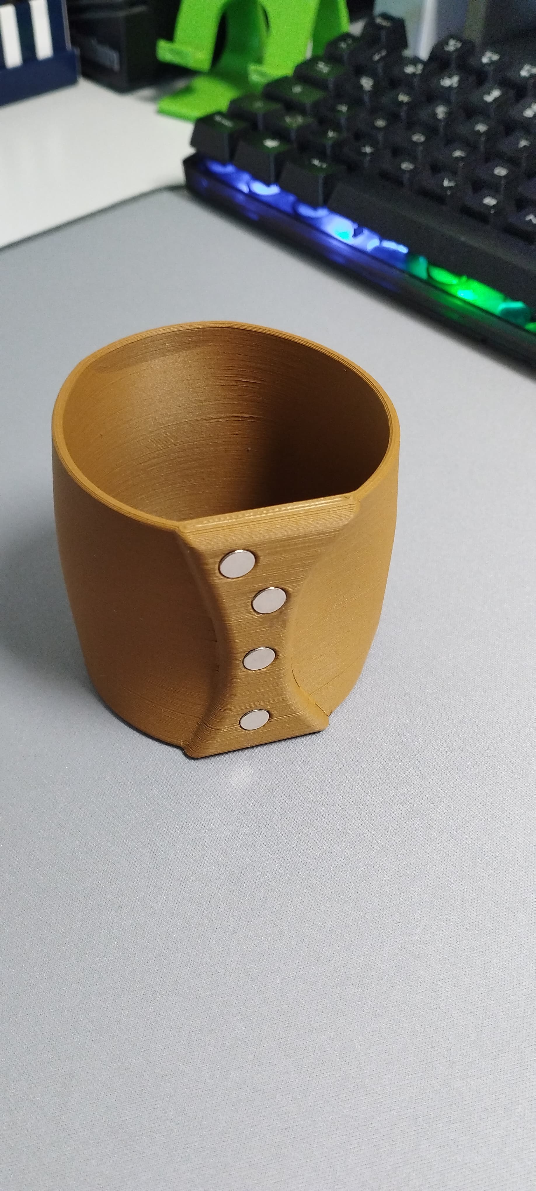 Cracy Magnetic Planter