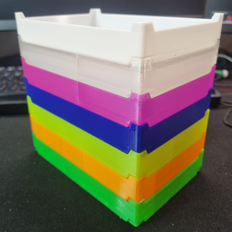 Stackable container