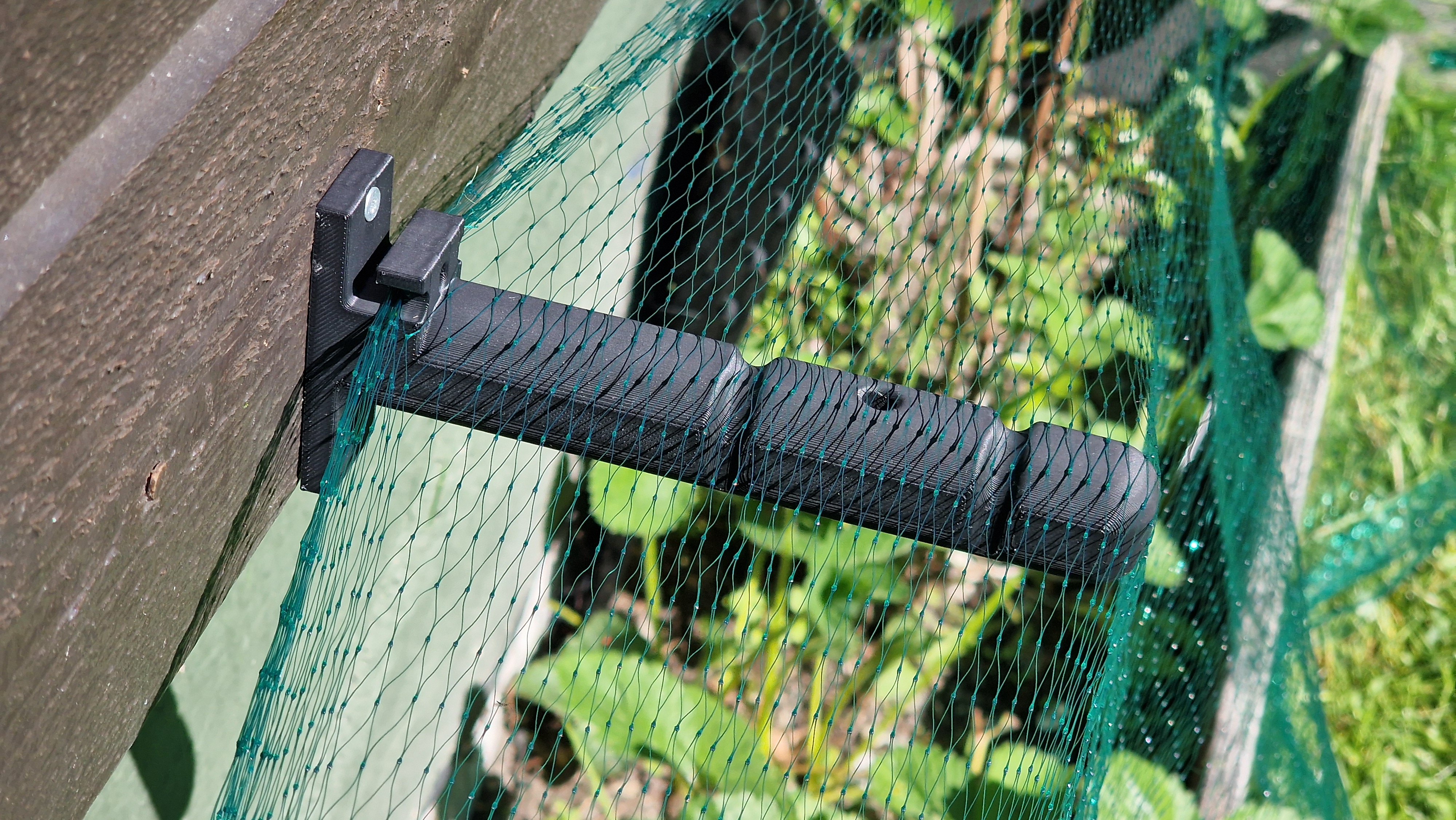 Wallhook for nets (or plants)