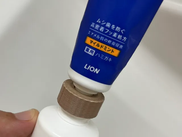 Toothpaste transfer adapter ELMEX - LION (9mm)