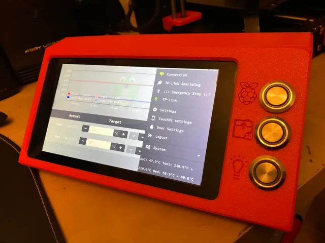 Box for 7 inch Touch screen +3 switchs + Raspberry PI4, to run Octoprint