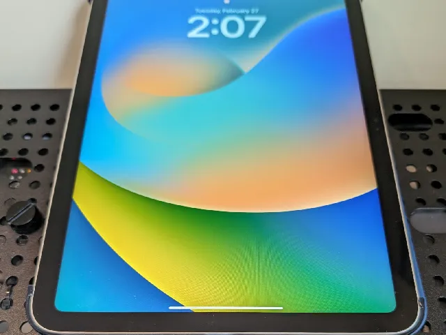 Magnetic USB-C Tablet Charging Dock
