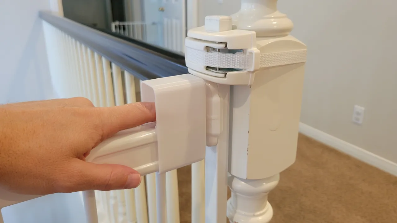 Baby Gate Latch Cover, Summer Infant Banister Gate by FailOften | Download  free STL model | Printables.com