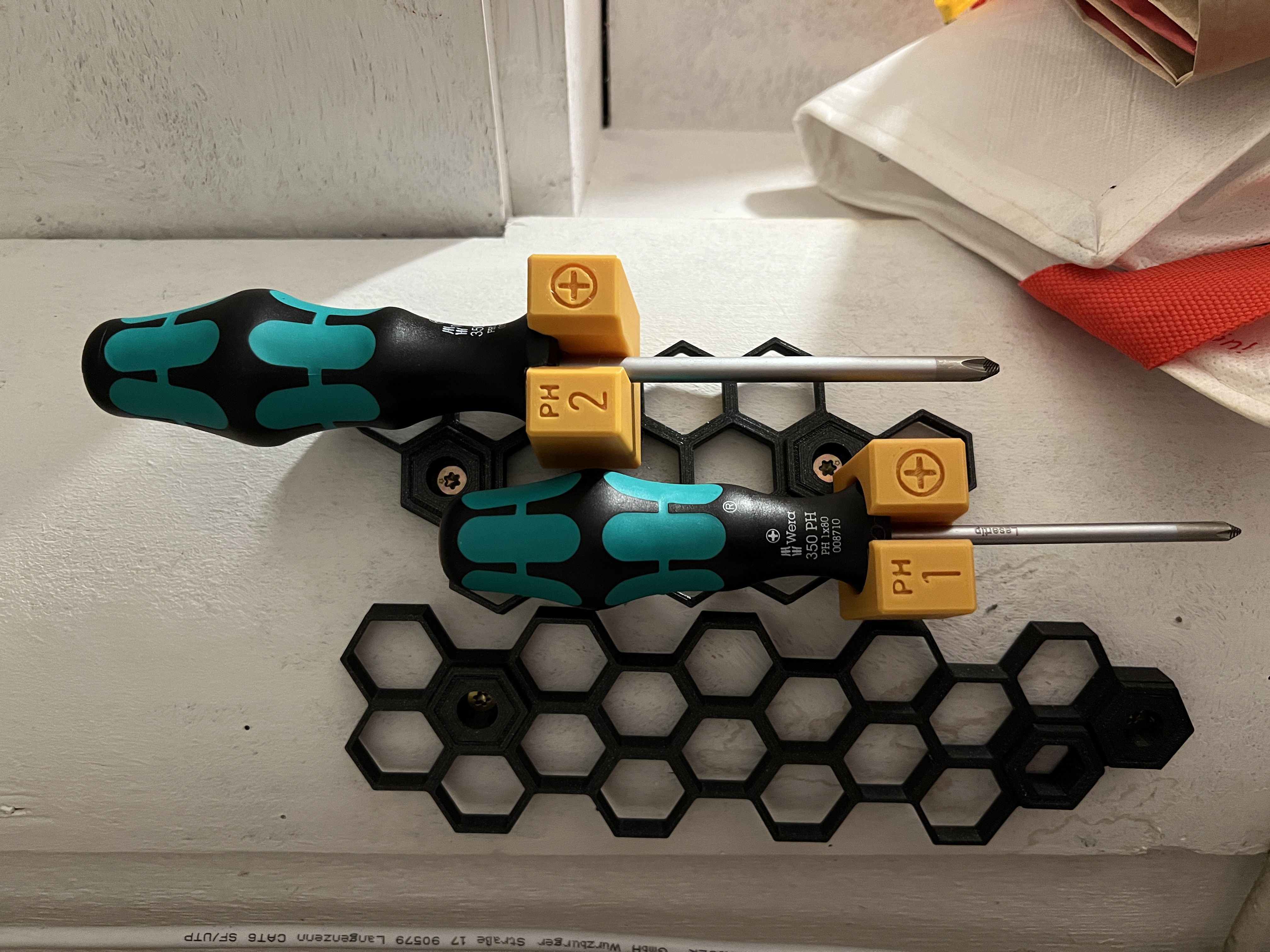 No Support Wera screwdriver holders for Honeycomb storage wall 3D model thumbnail