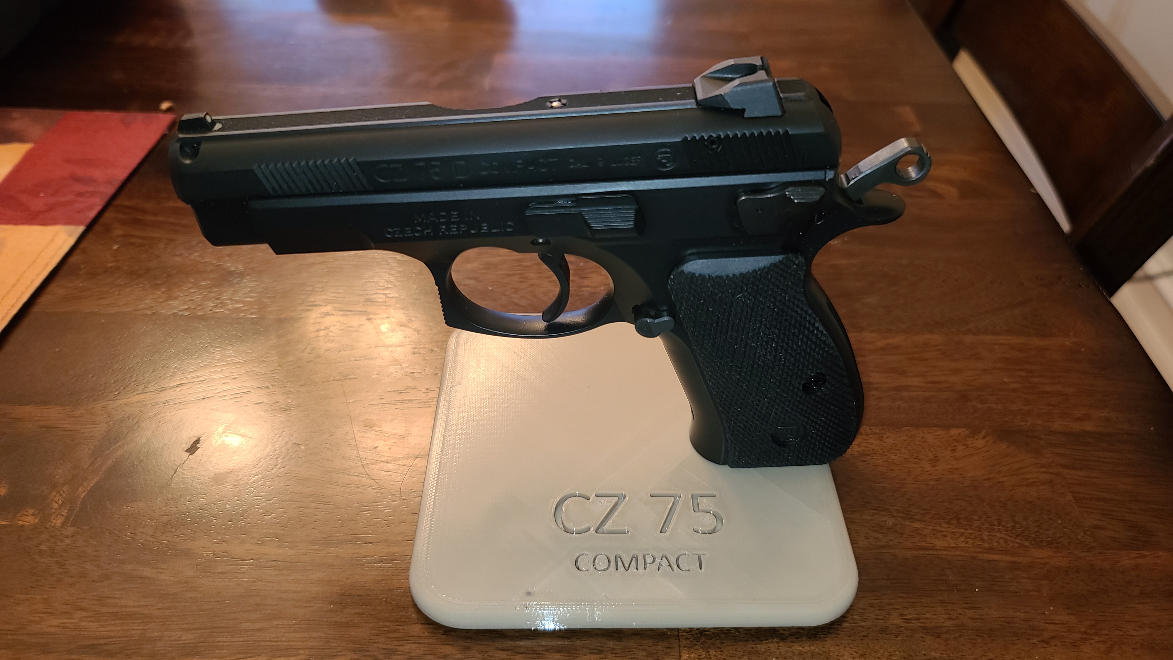 CZ-75 compact stand