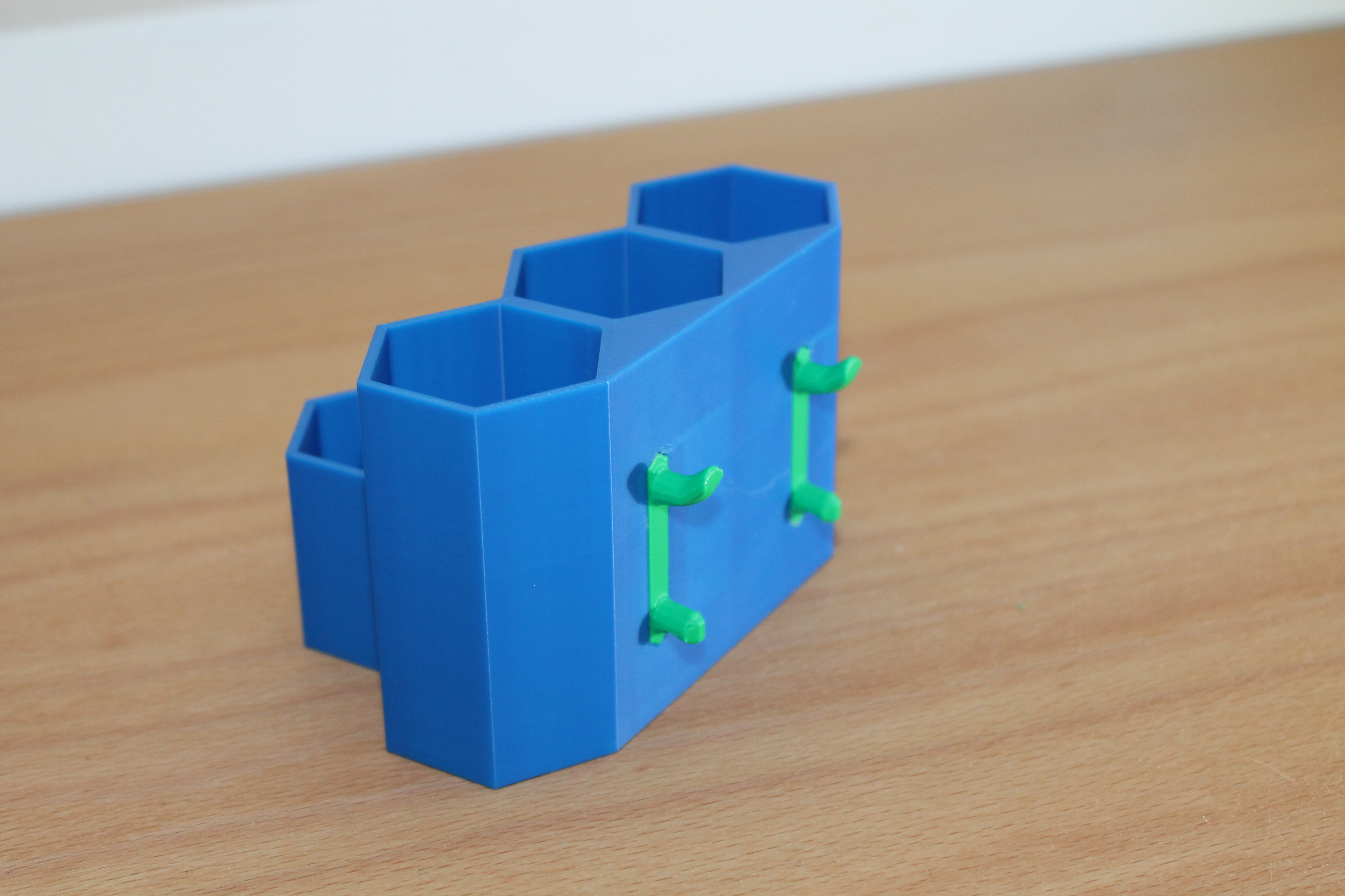 Miniatura 2 do modelo 3D Hexagon Pegboard Box