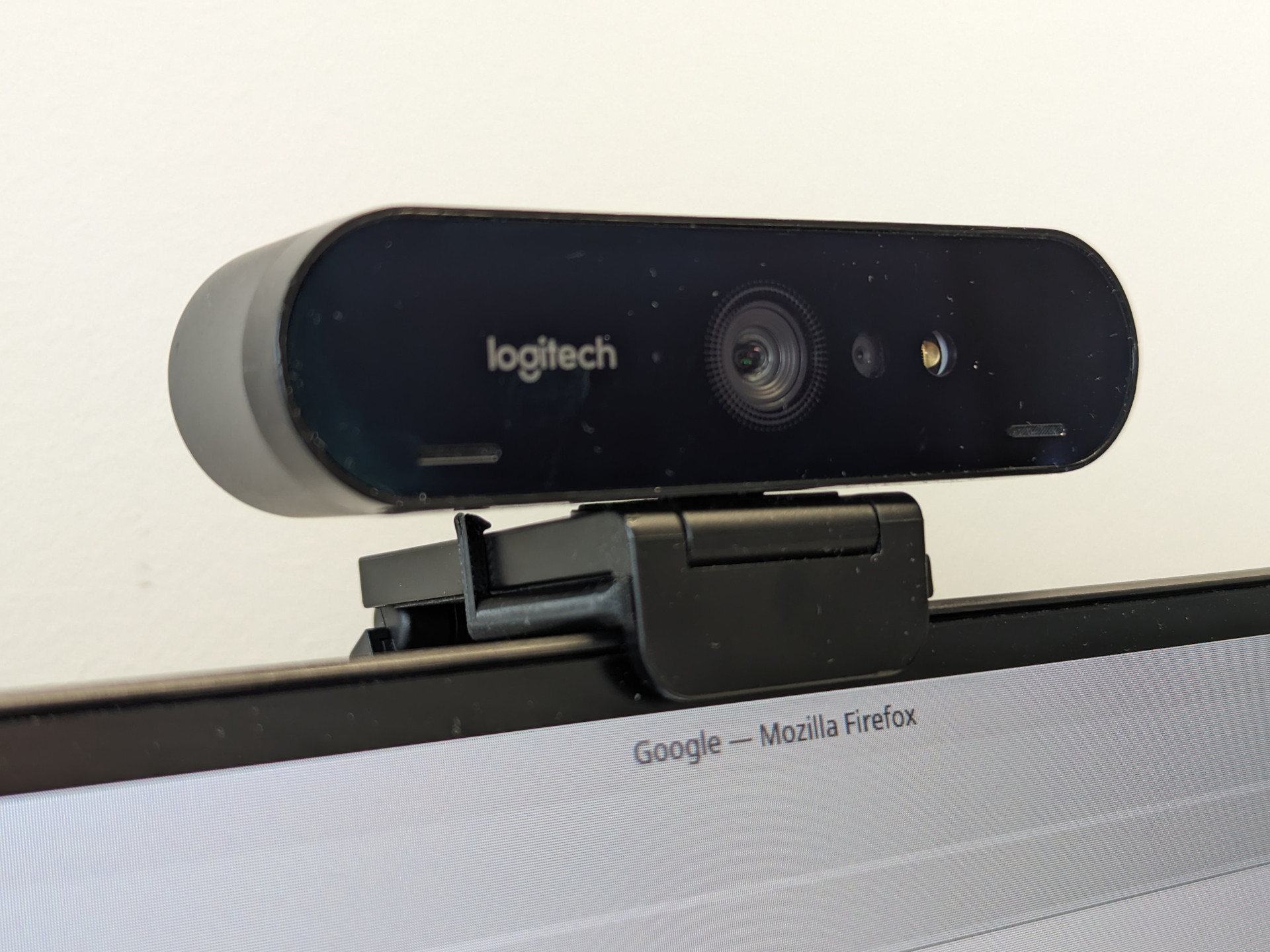 Logitech Brio 4K Monitor Clip Spacer by hho Download free STL model