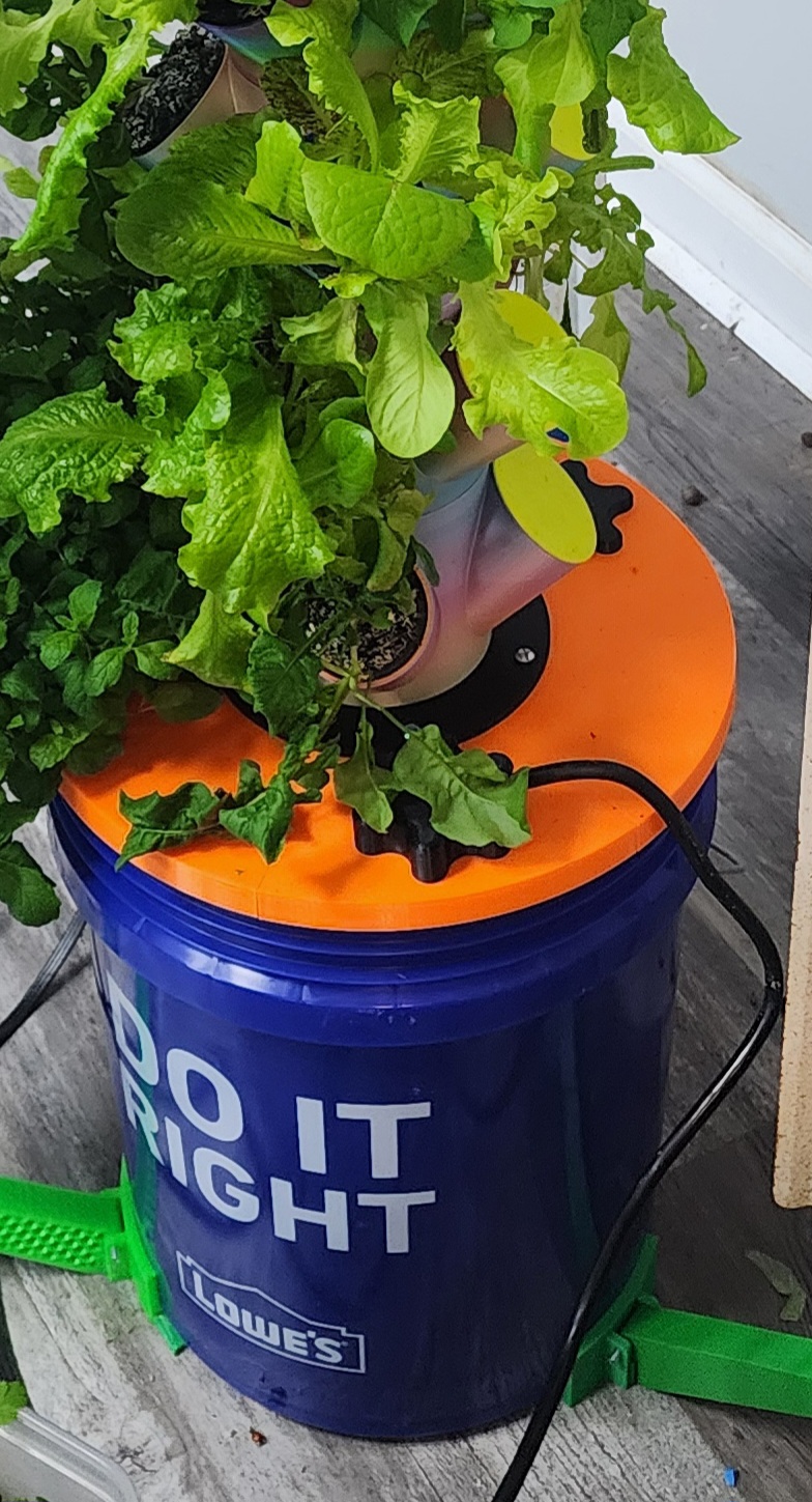 5 Gallon Printed Lid for Upgraded Modular Hydroponics Tower 3D model thumbnail