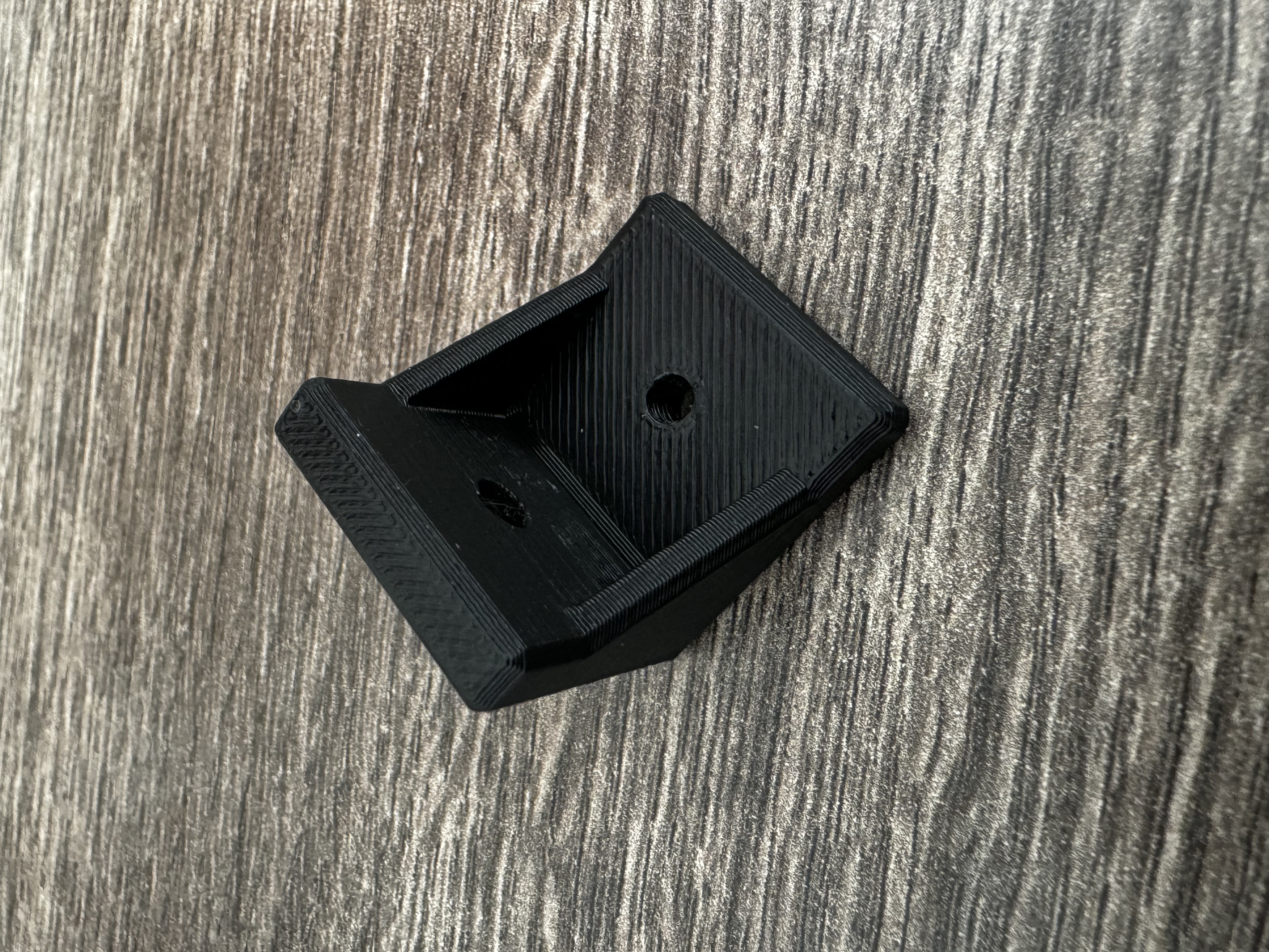 Small corner (90 degree bracket)