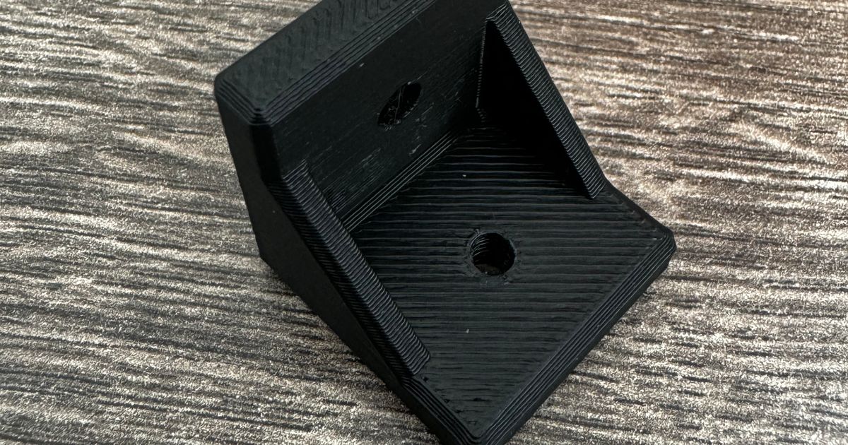 Small corner (90 degree bracket) by Mirus Download free STL model