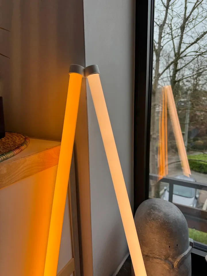 Hay Neon Tube 2x support by louisdedecker | Download free STL