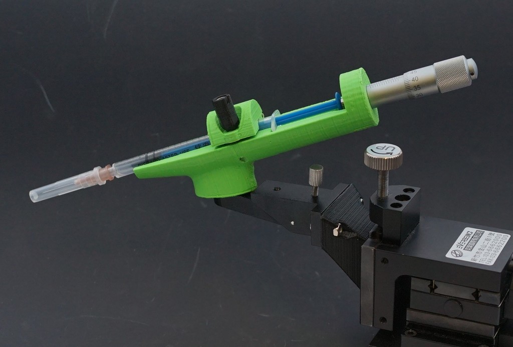 Micromanipulator pipette adaptor