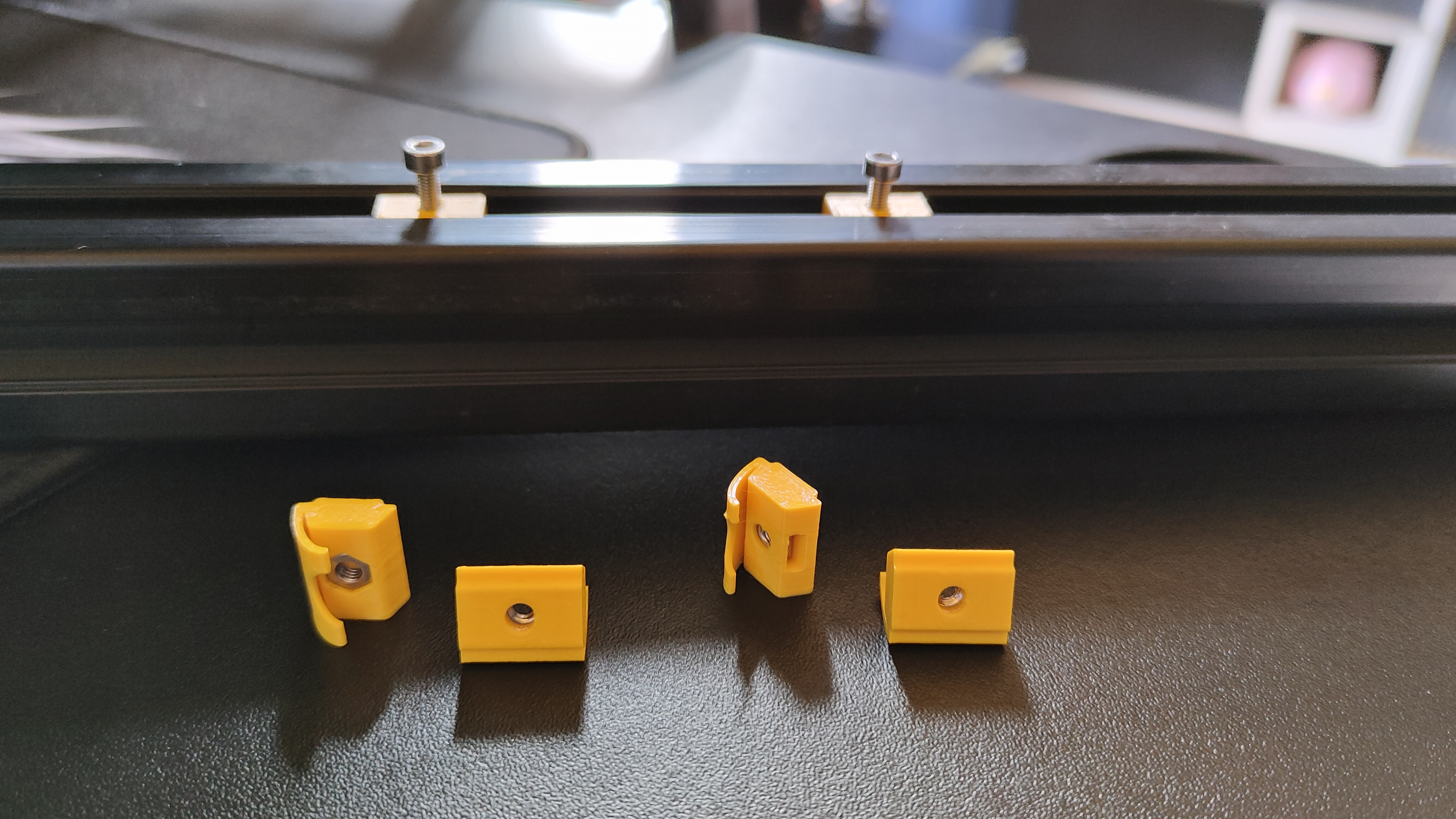 M3nEs T-Nut with spring for standardized nuts