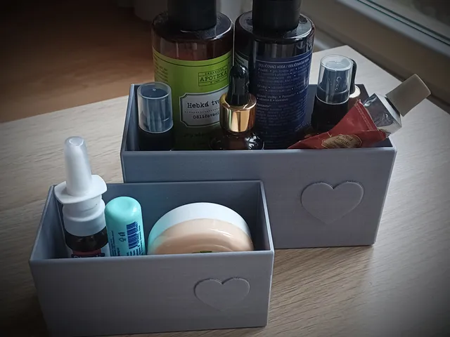 Cosmetic box