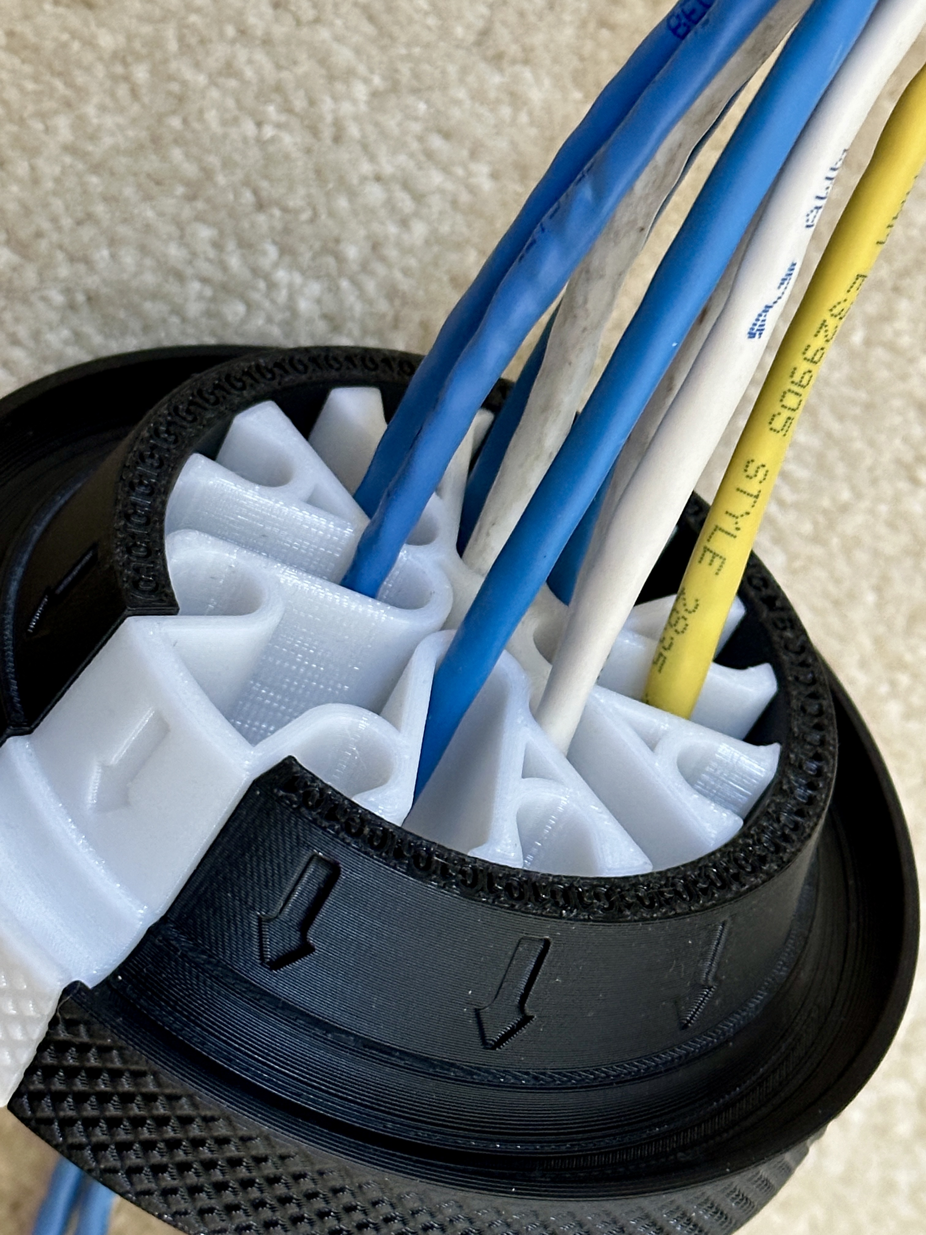 Miniatura 2 do modelo 3D CableKomb - network cable organizer