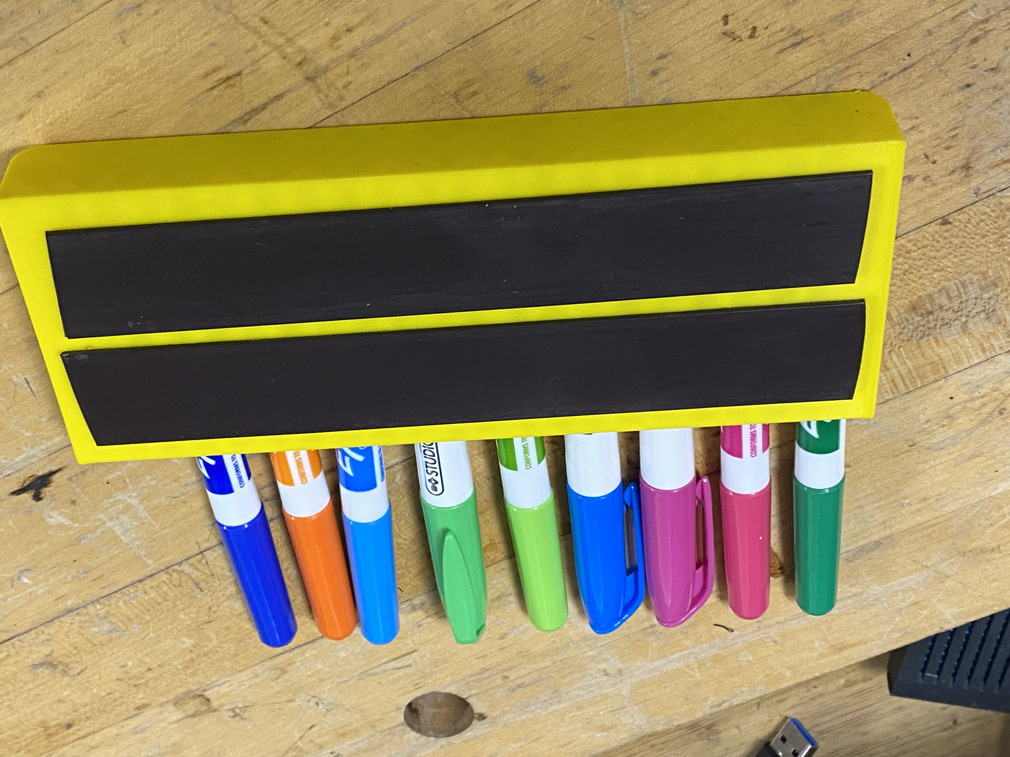 Marker Holder Dry Erase or Sharpies by Motoriley Download free STL