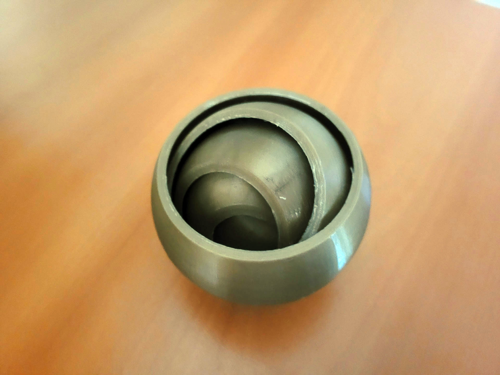 Rotating Sphere Ring Toy — thumbnail 4
