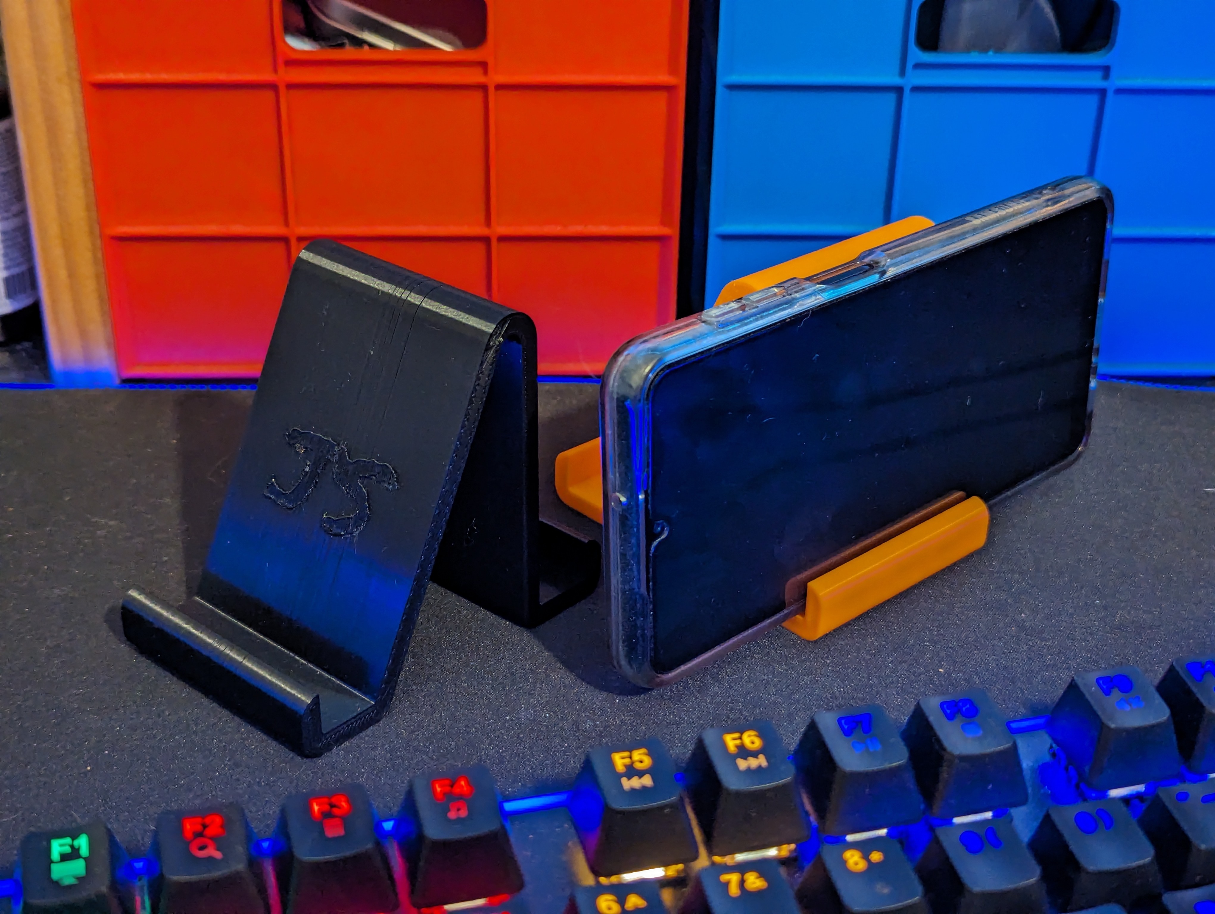 Two Sided Phone Holder - Watch Lying Down!
