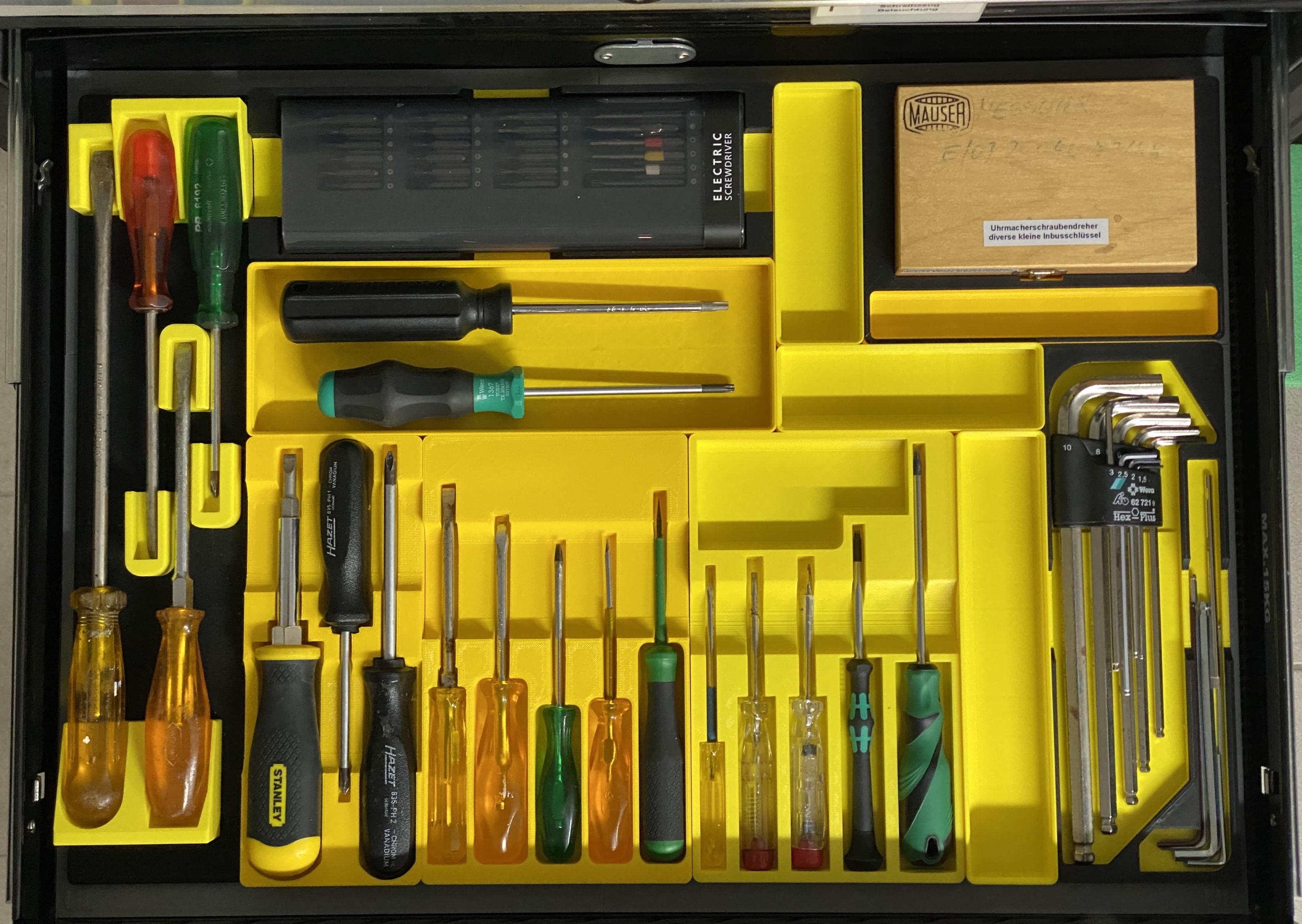 gridfinity-arrangement-for-electric-screwdriver-kit-bin2-by