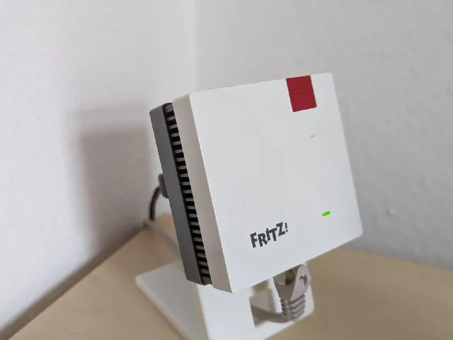 AVM FRITZ!Repeater 1200 (AX) Stand