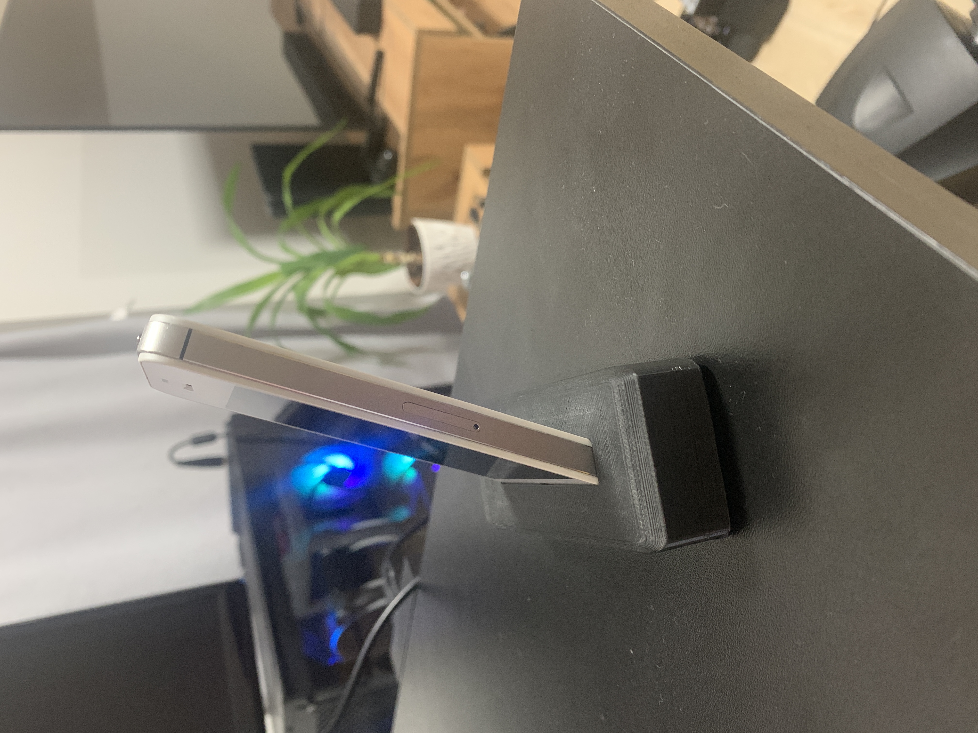 Iphone 4s stand